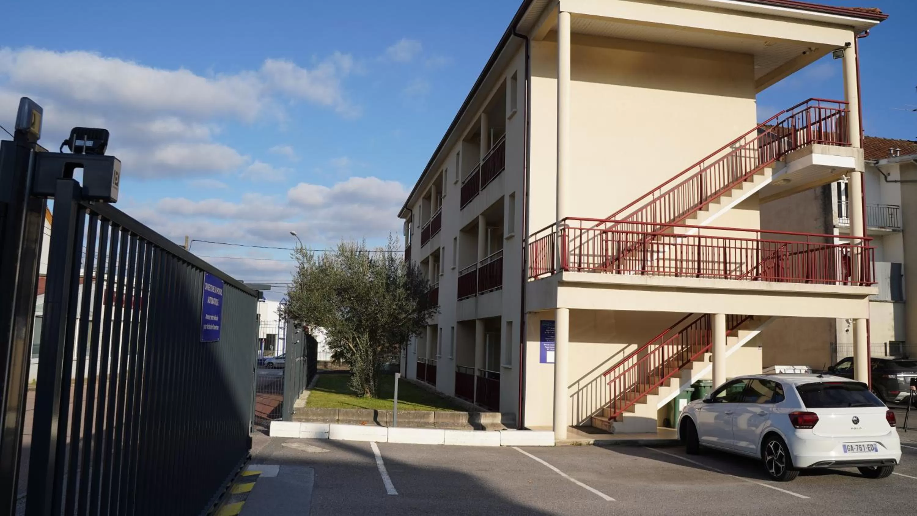 Parking in Apparts Confort 87