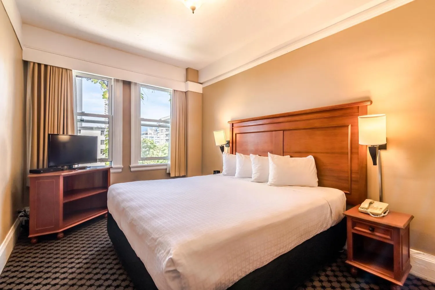 Bedroom, Bed in The Sylvia Hotel