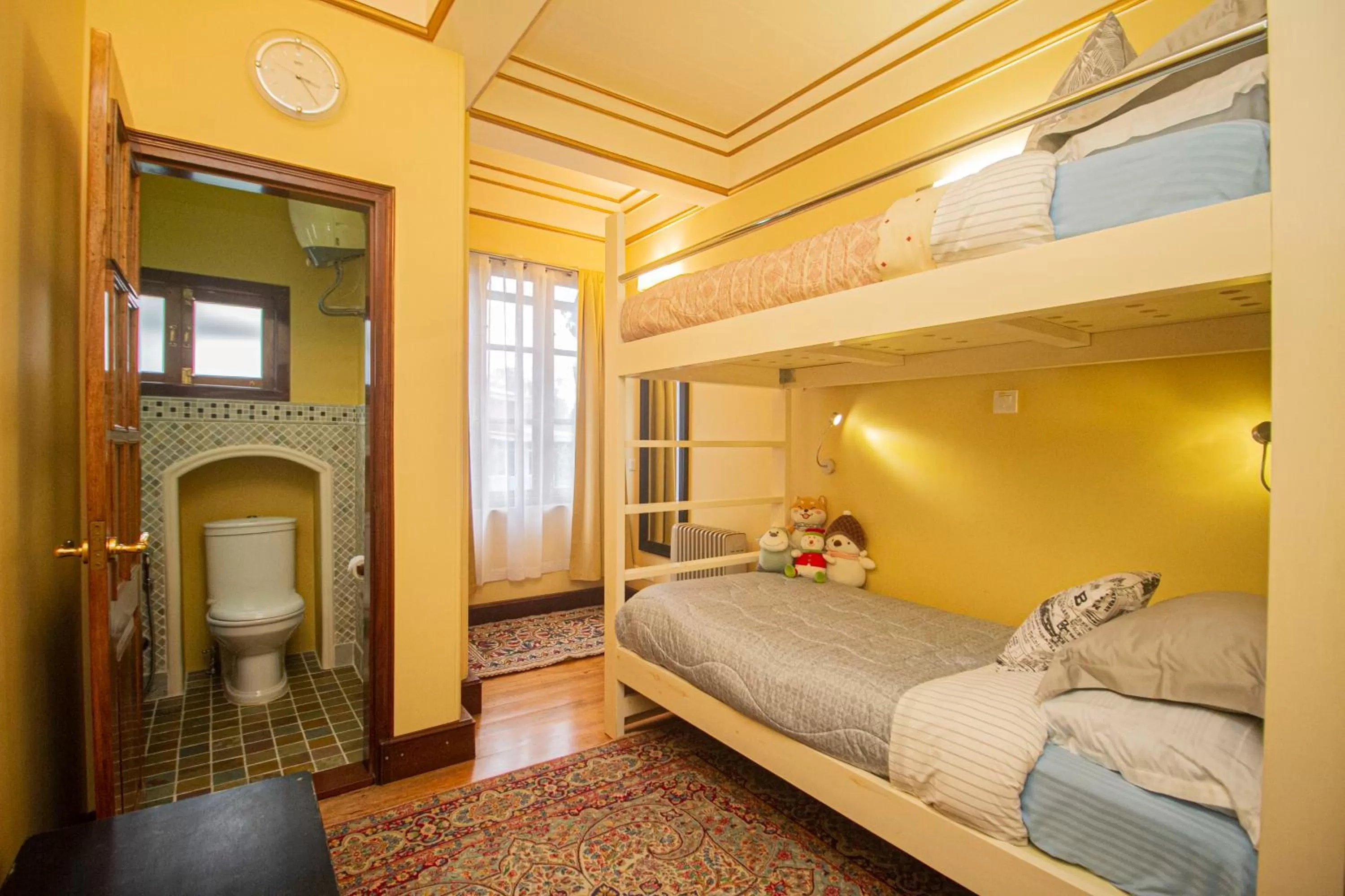 bunk bed, Bed in Amritara Luxury Villa Tosca, Gangtok