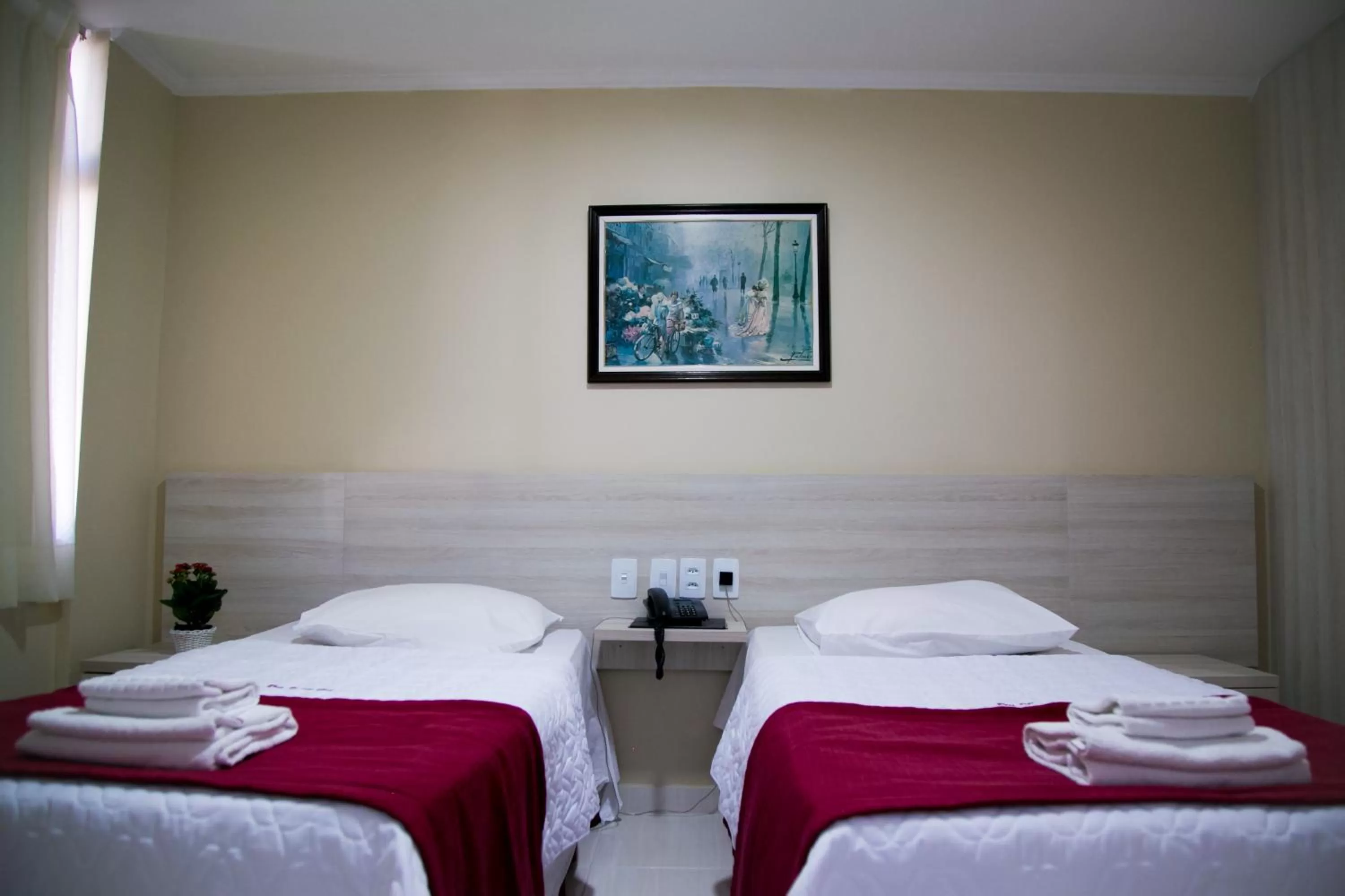 Photo of the whole room, Bed in Reis Palace Hotel