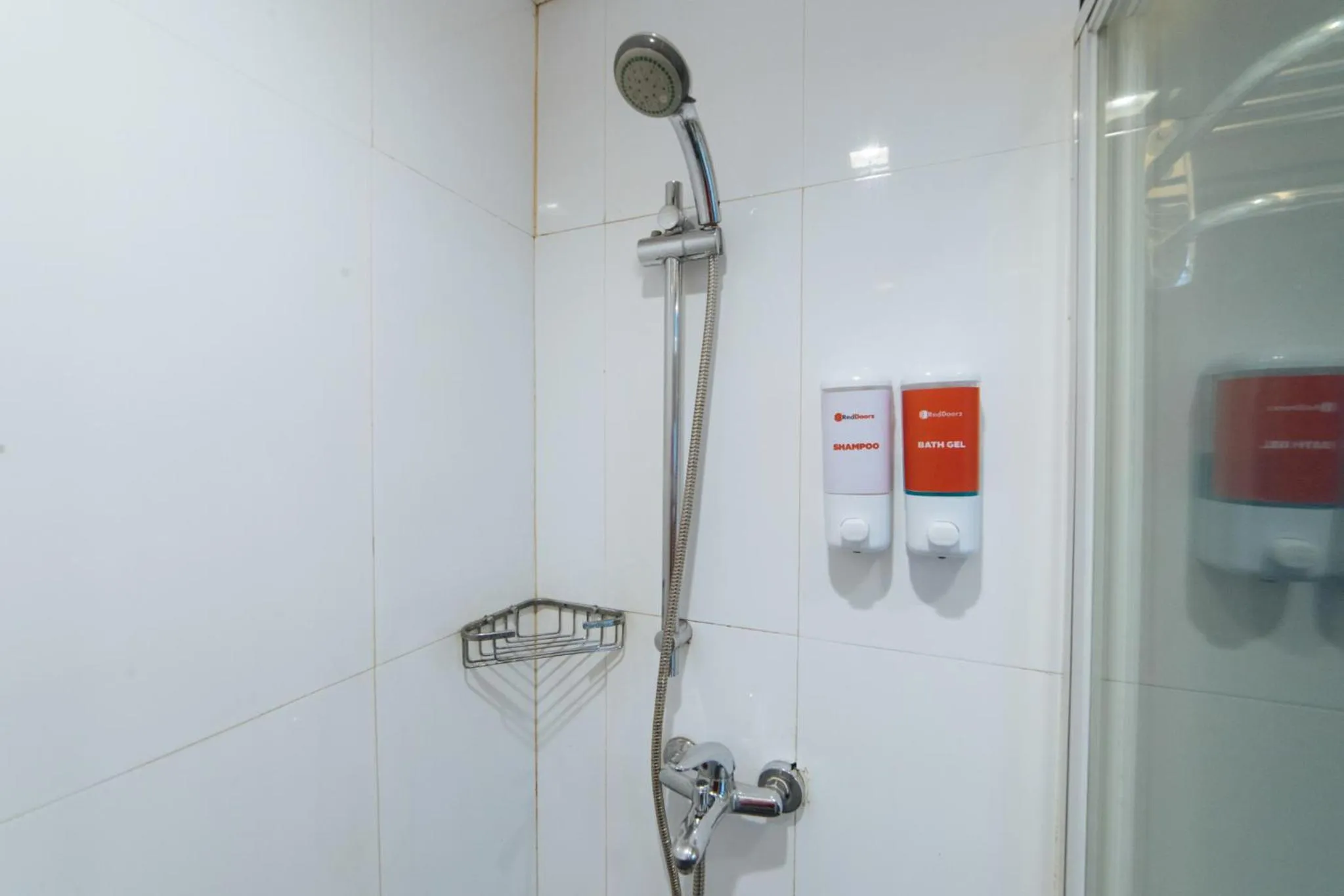 Shower, Bathroom in RedDoorz Plus at One Liberty Hotel Kalayaan Avenue