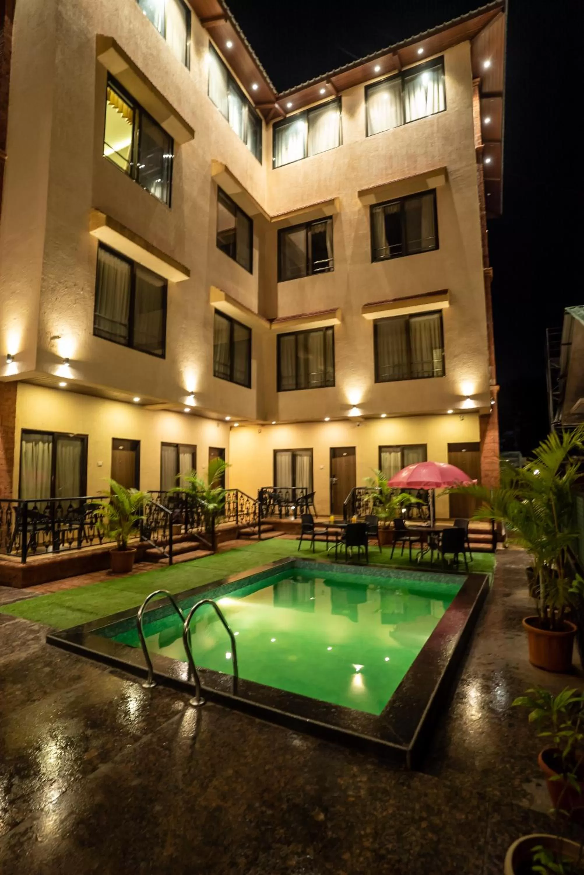 Swimming pool in Jivanta Mahabaleshwar