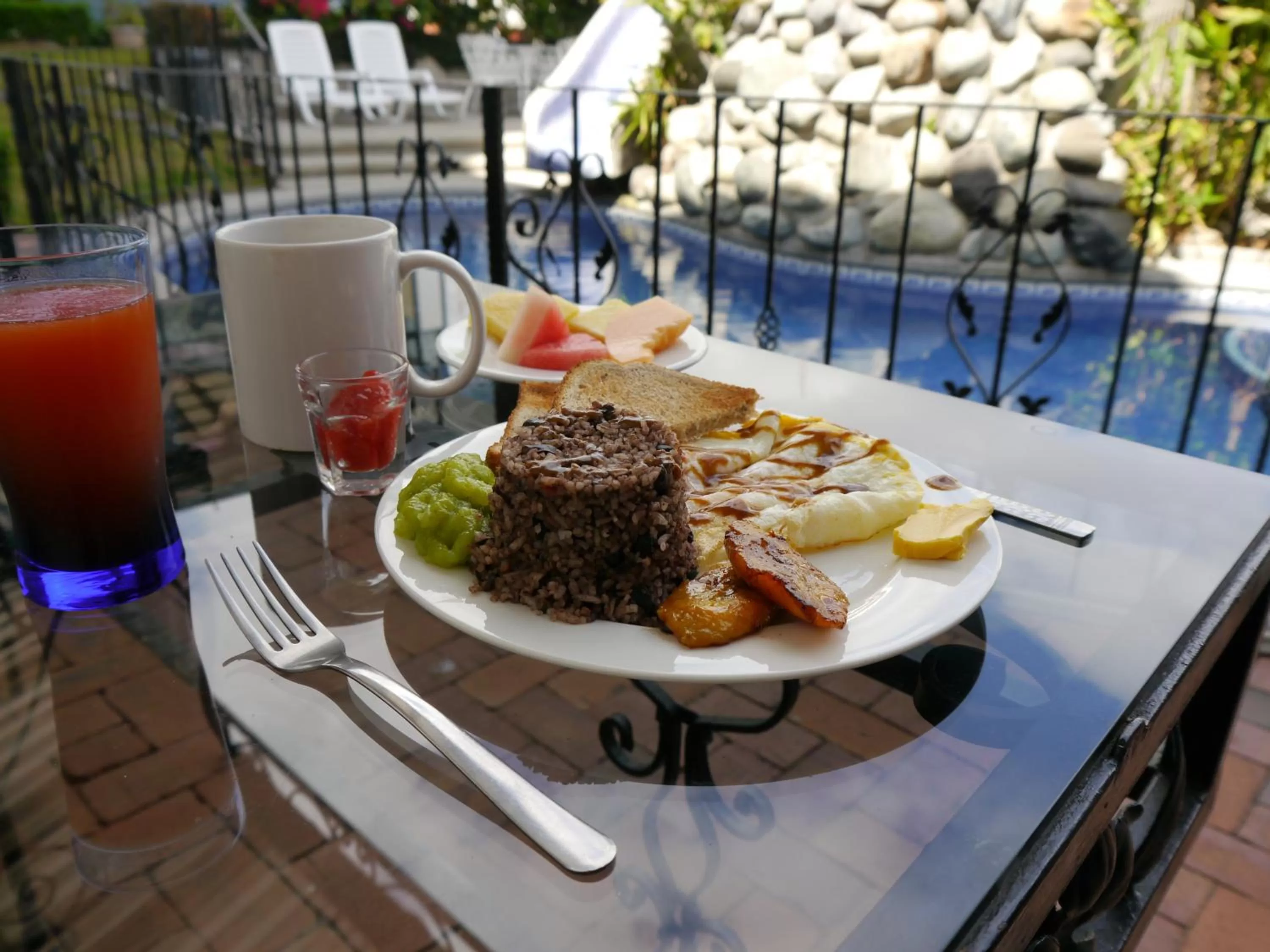 Food and drinks in Hotel Santo Tomas / Historical Property