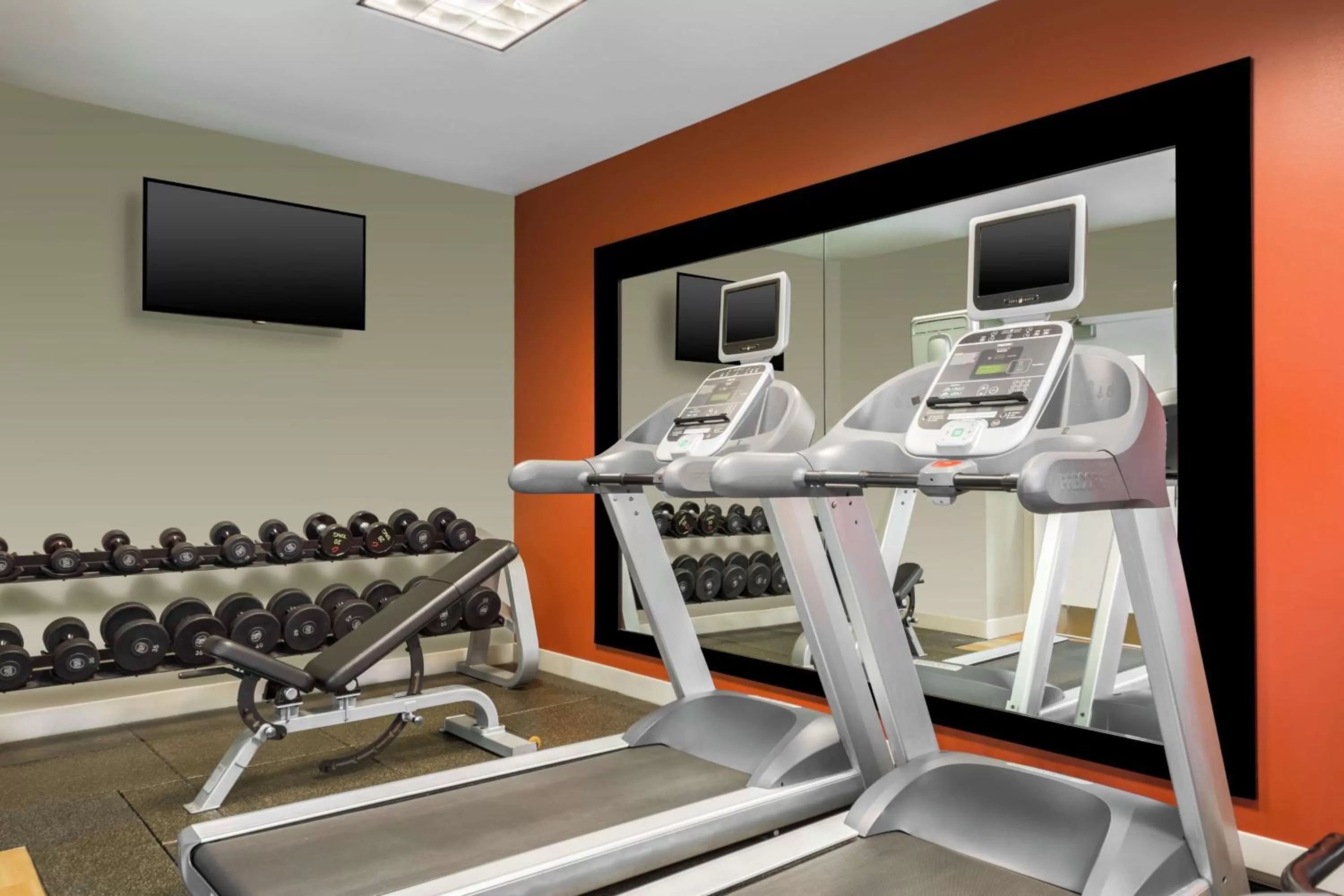 Fitness centre/facilities in Hilton Garden Inn Independence