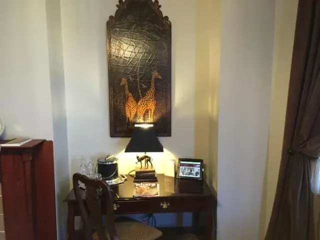 Comfort Triple Room in 1896 O'Malley House Comfort Triple Room in 1896 O'Malley House