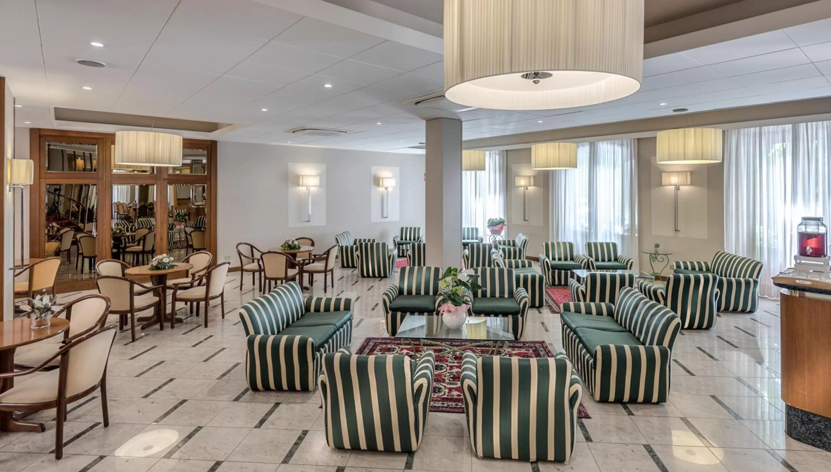 Lounge or bar in Hotel Boston