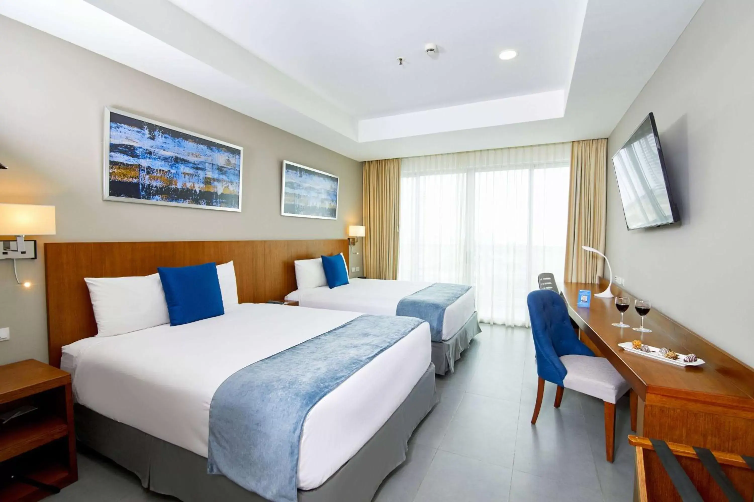 Double Room with Two Double Beds - Non-Smoking in Wyndham Manta Sail Plaza Hotel and Convention Center Double Room with Two Double Beds - Non-Smoking in Wyndham Manta Sail Plaza Hotel and Convention Center