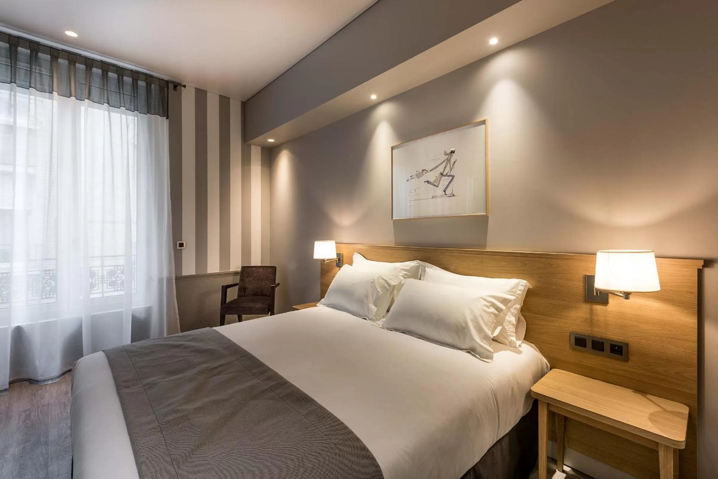 Bedroom, Bed in Hôtel Magellan