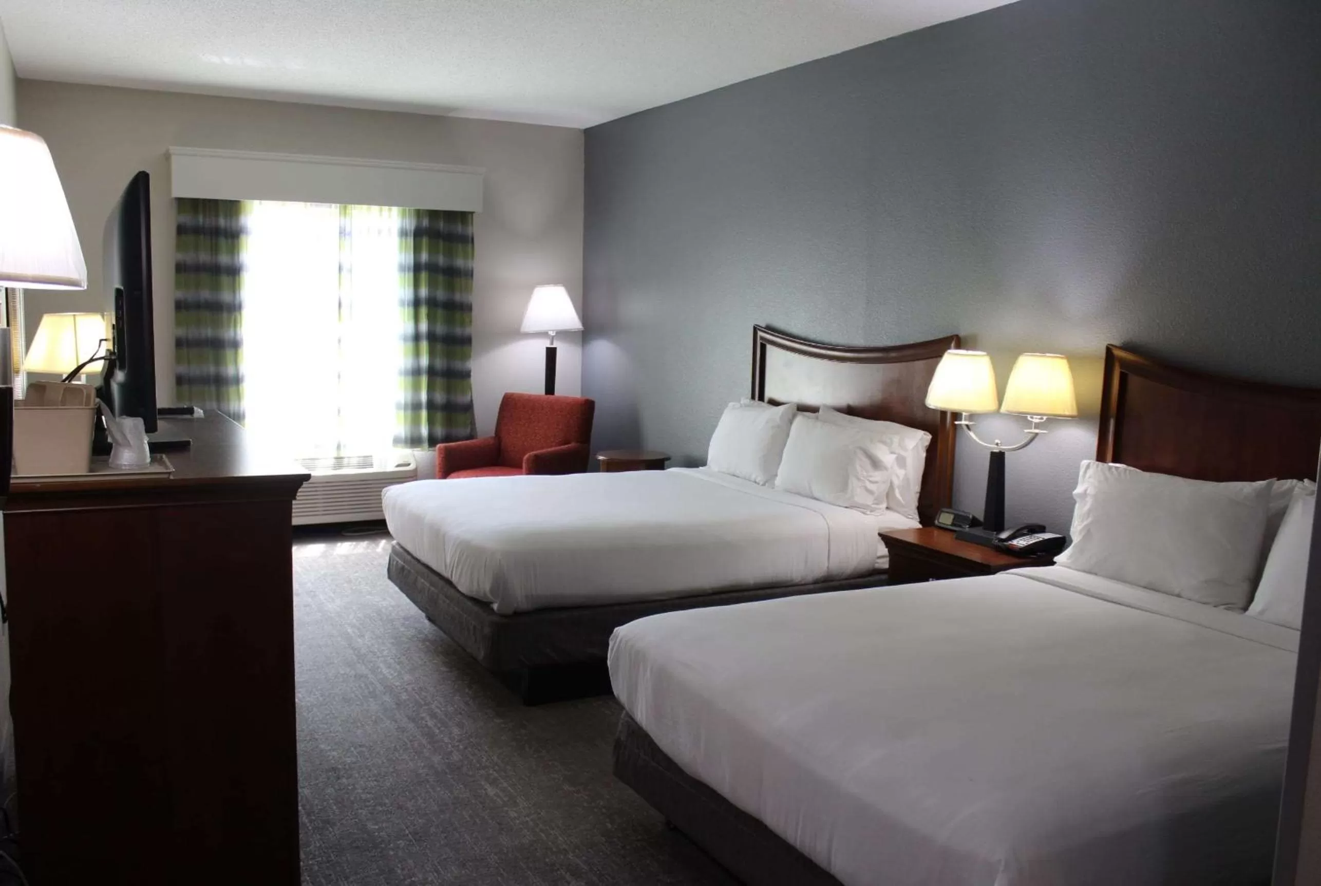 Bedroom, Bed in Wingate by Wyndham Port Wentworth Savannah Area