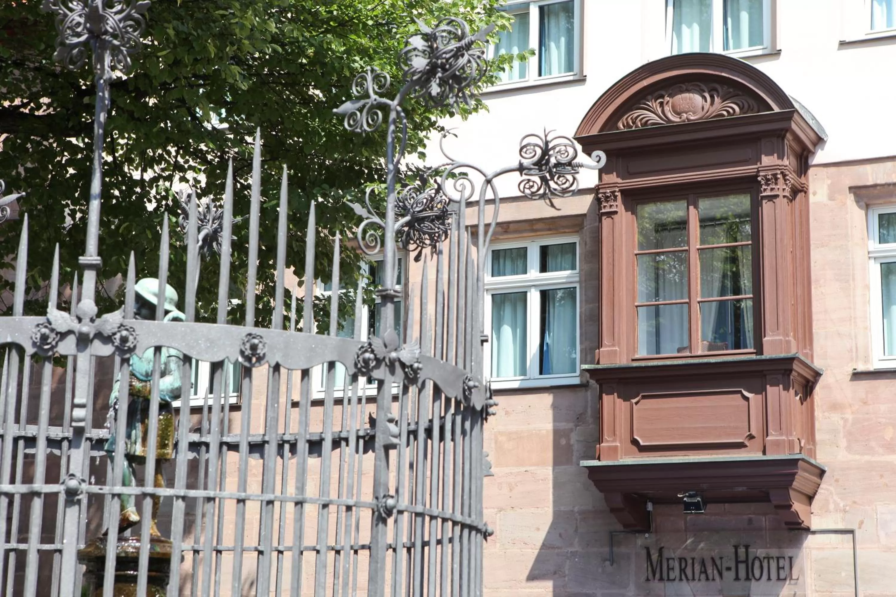 Facade/entrance in Hotel Hauser Boutique