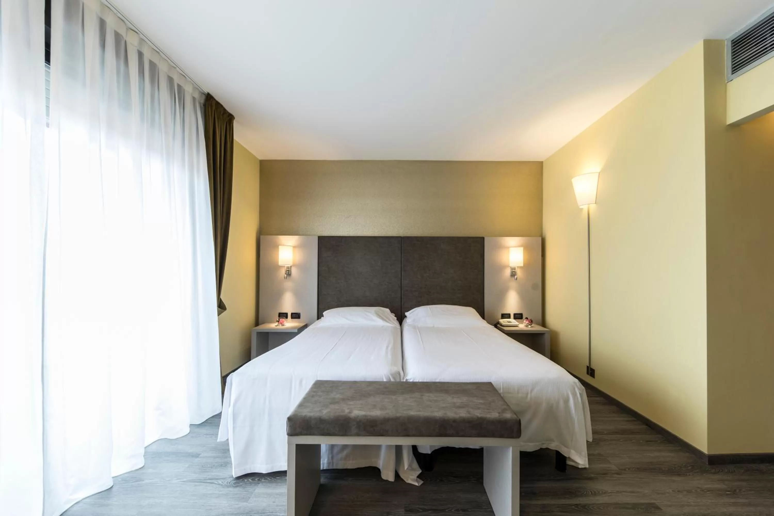 Bedroom, Bed in Hotel Donatello Imola