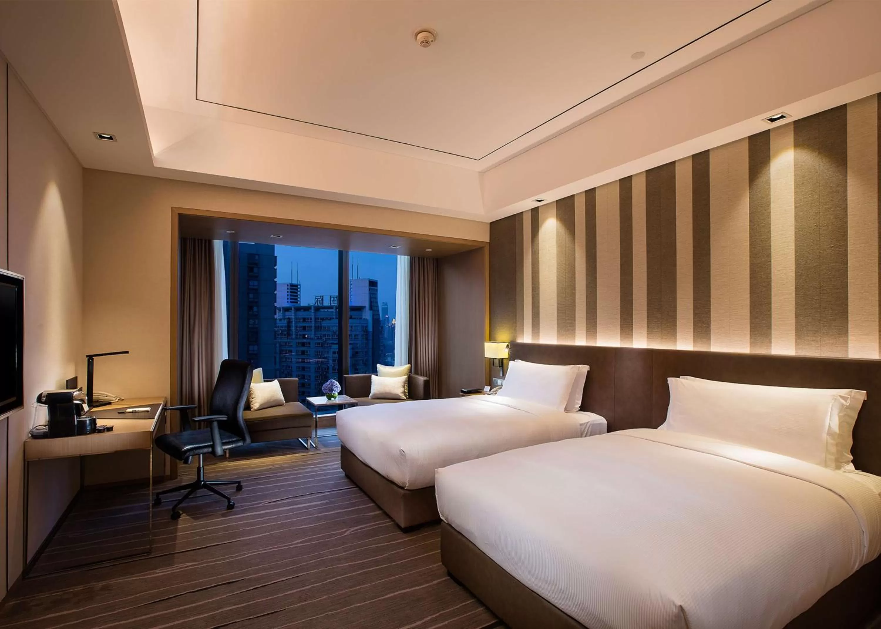 Bedroom, Bed in DoubleTree by Hilton Chongqing - Nan'an