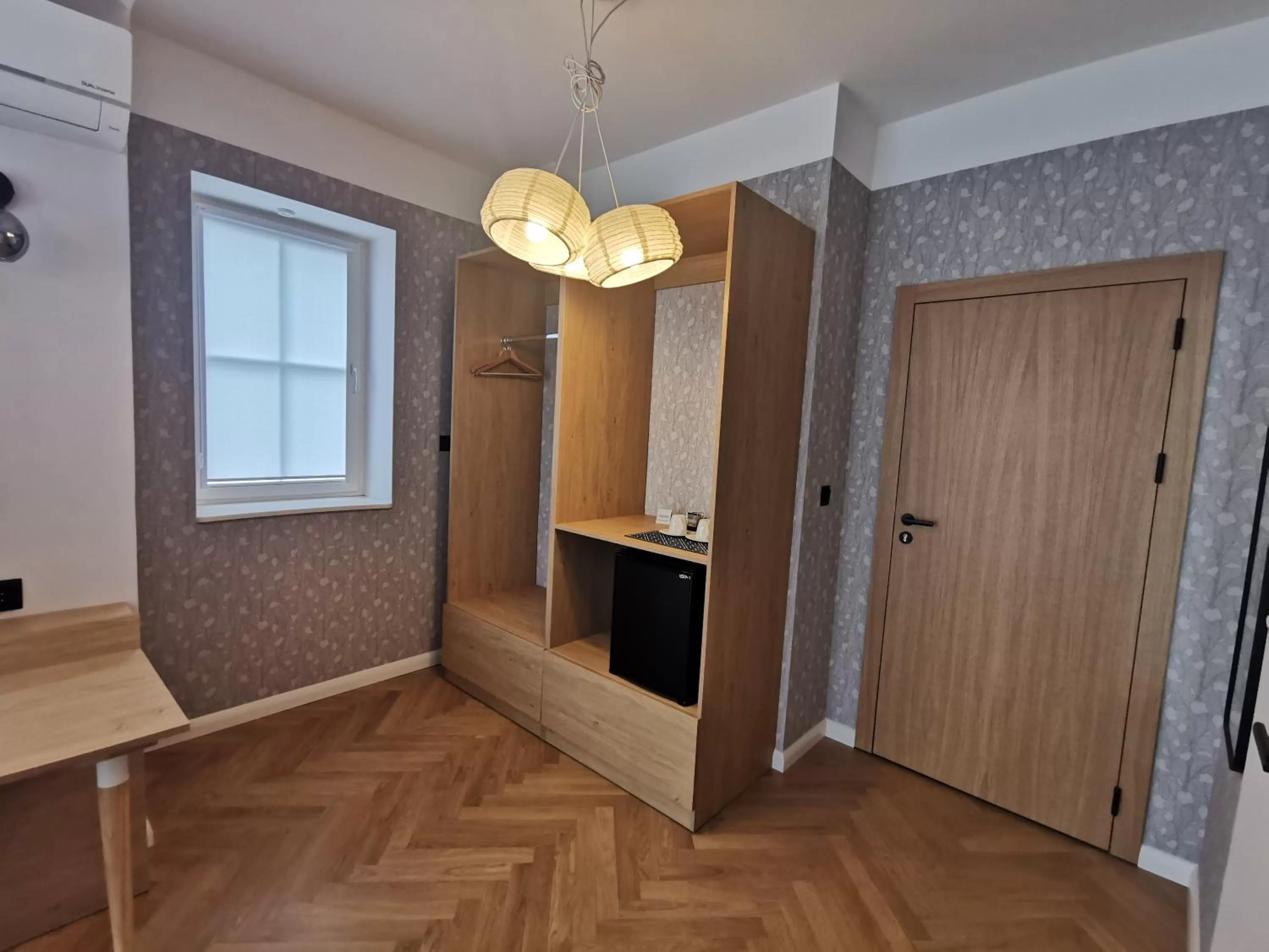 wardrobe in Grand Tulipan