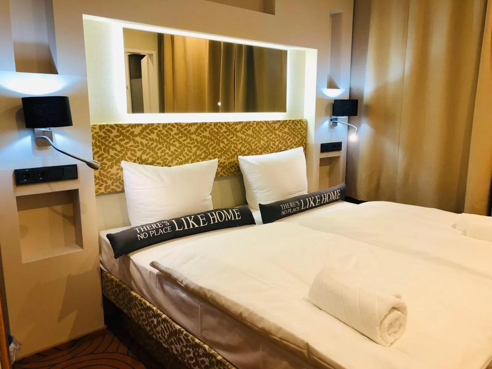 Bed in Elbgalerie Hotel