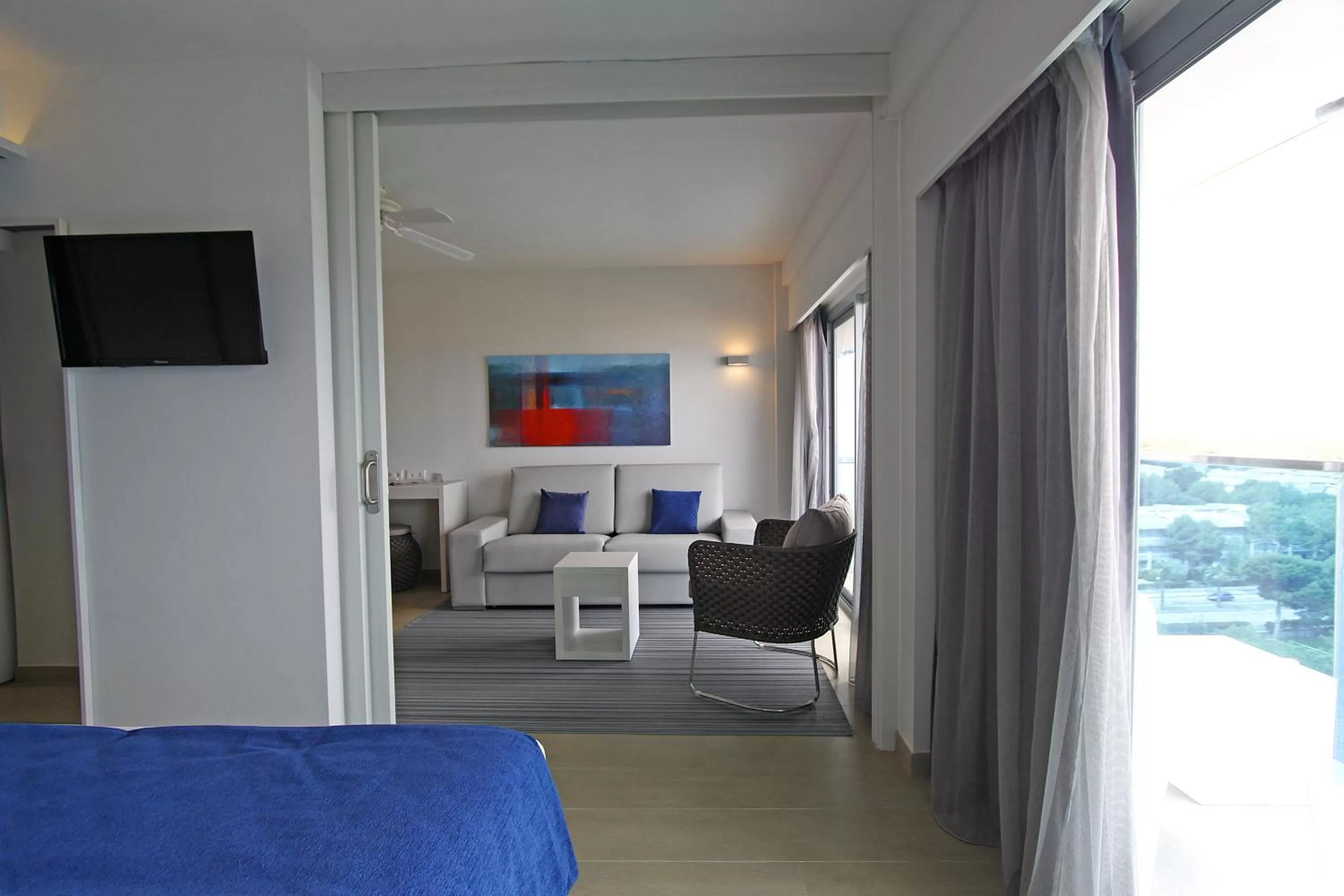 Photo of the whole room in BG Tonga Tower