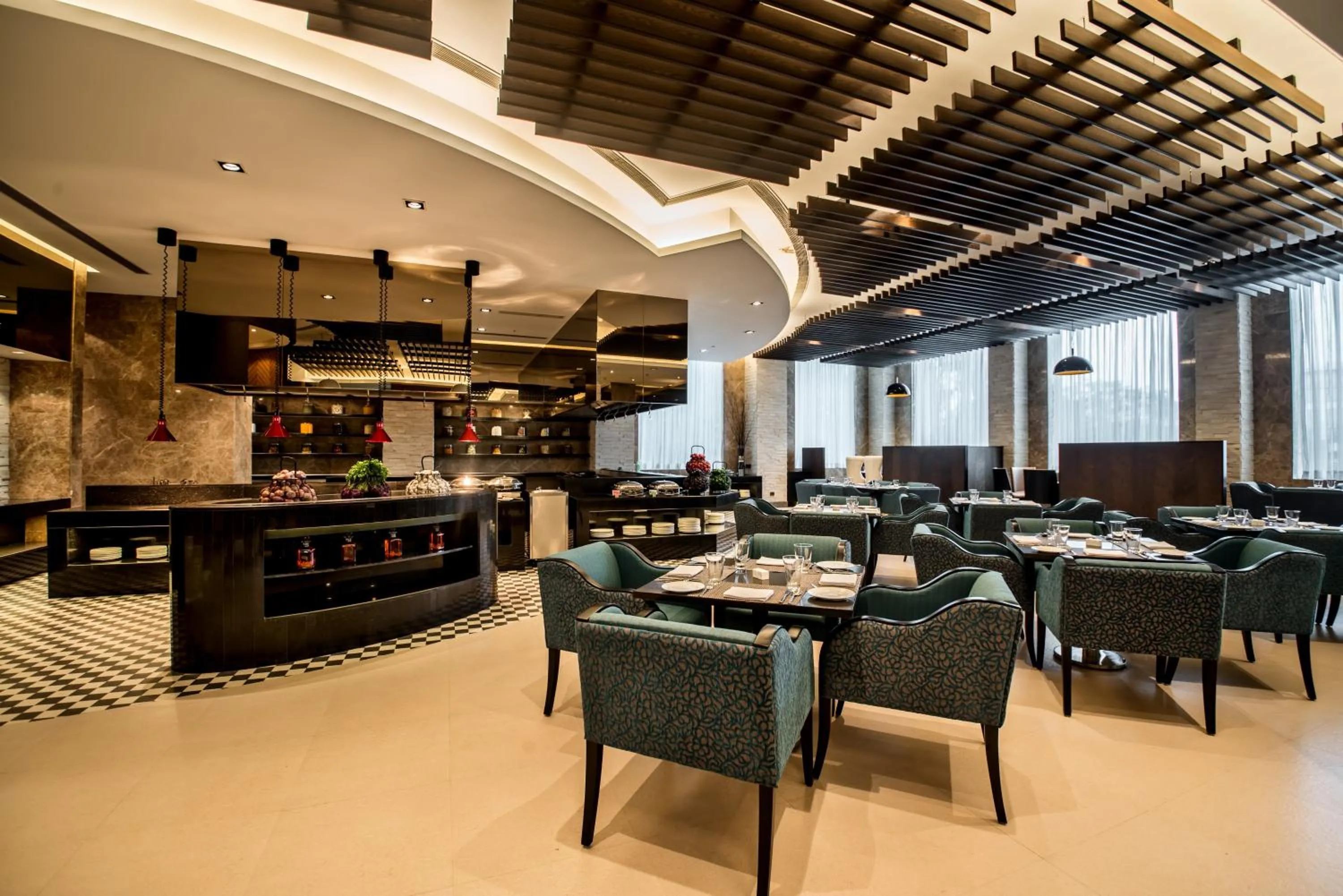 Restaurant/places to eat in Holiday Inn Amritsar Ranjit Avenue by IHG