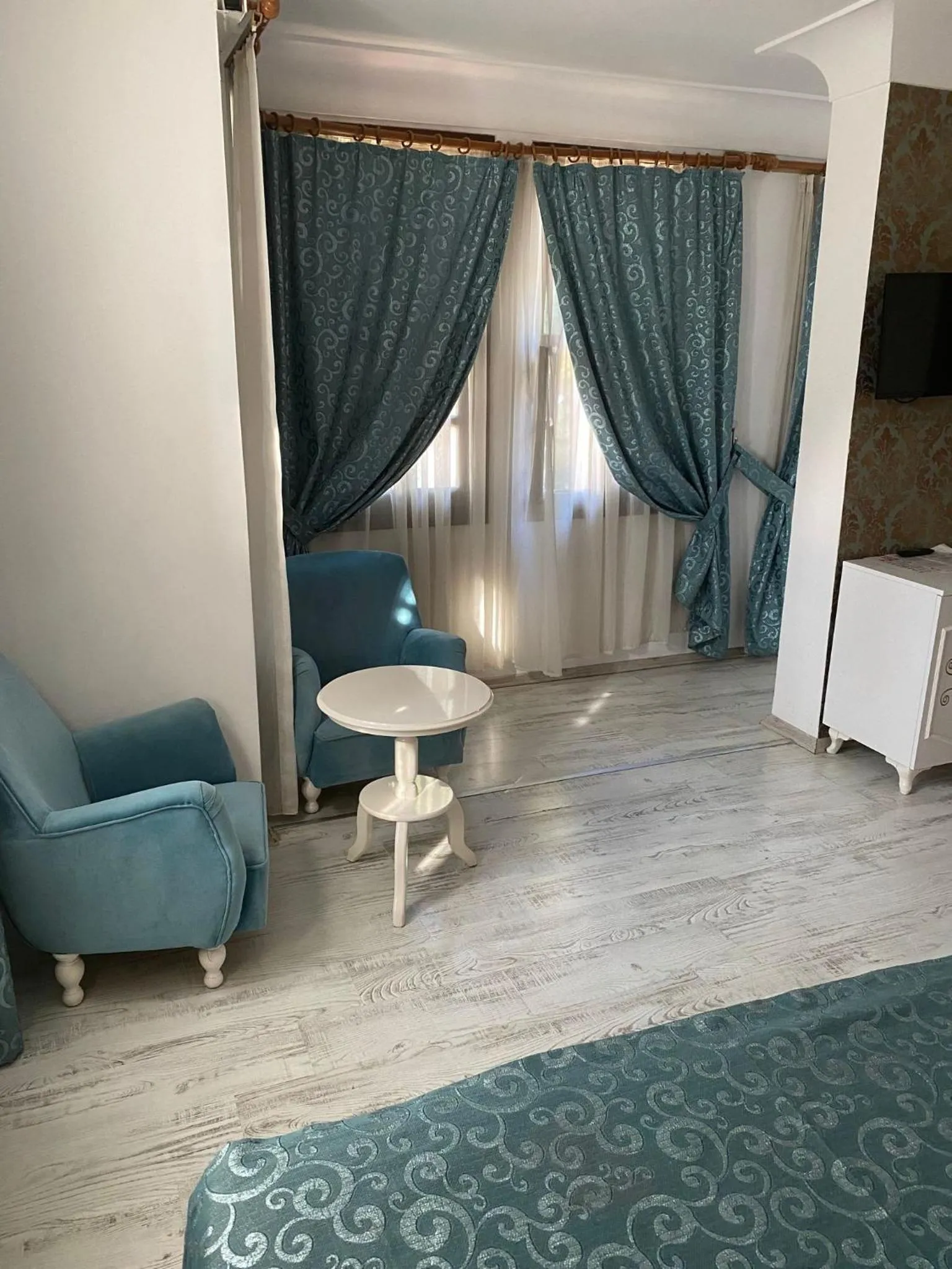 Living room, Bed in Urcu Hotel