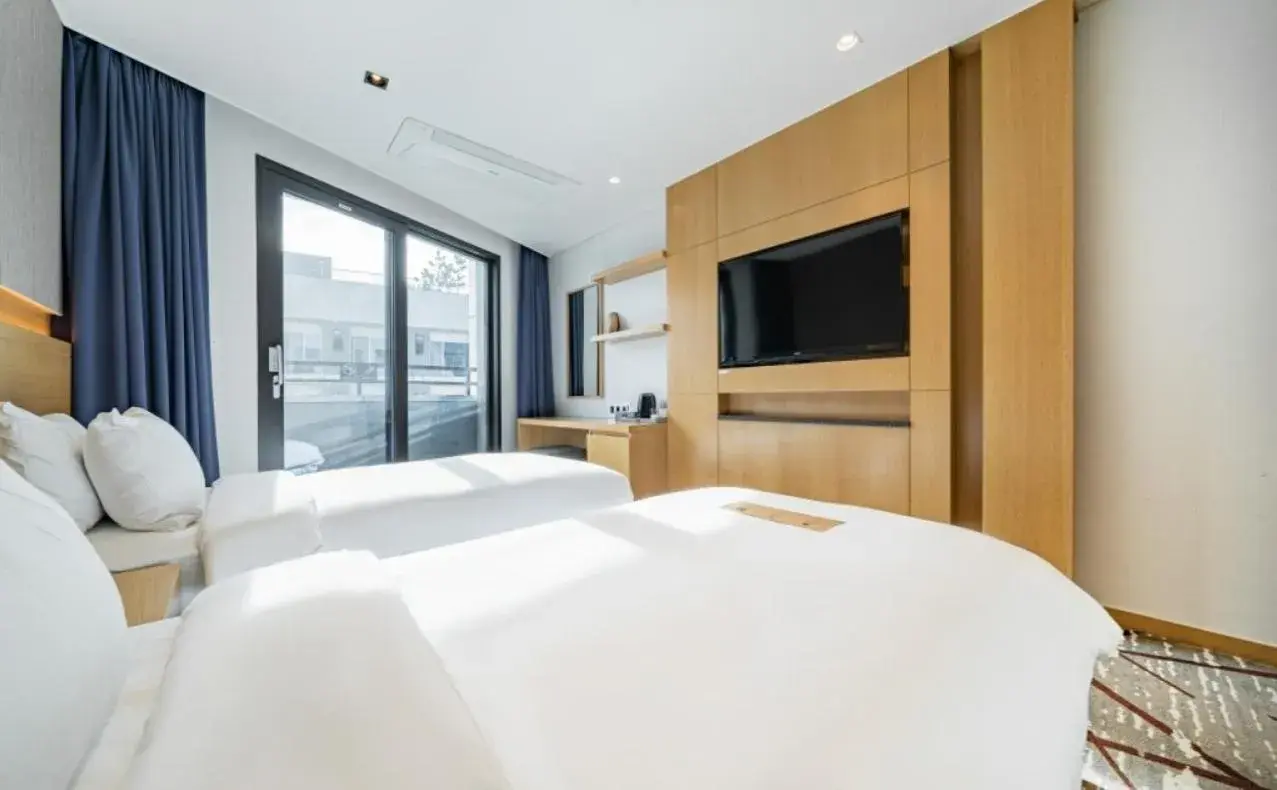 Standard Twin Room in Sea Cruise Hotel Standard Twin Room in Sea Cruise Hotel