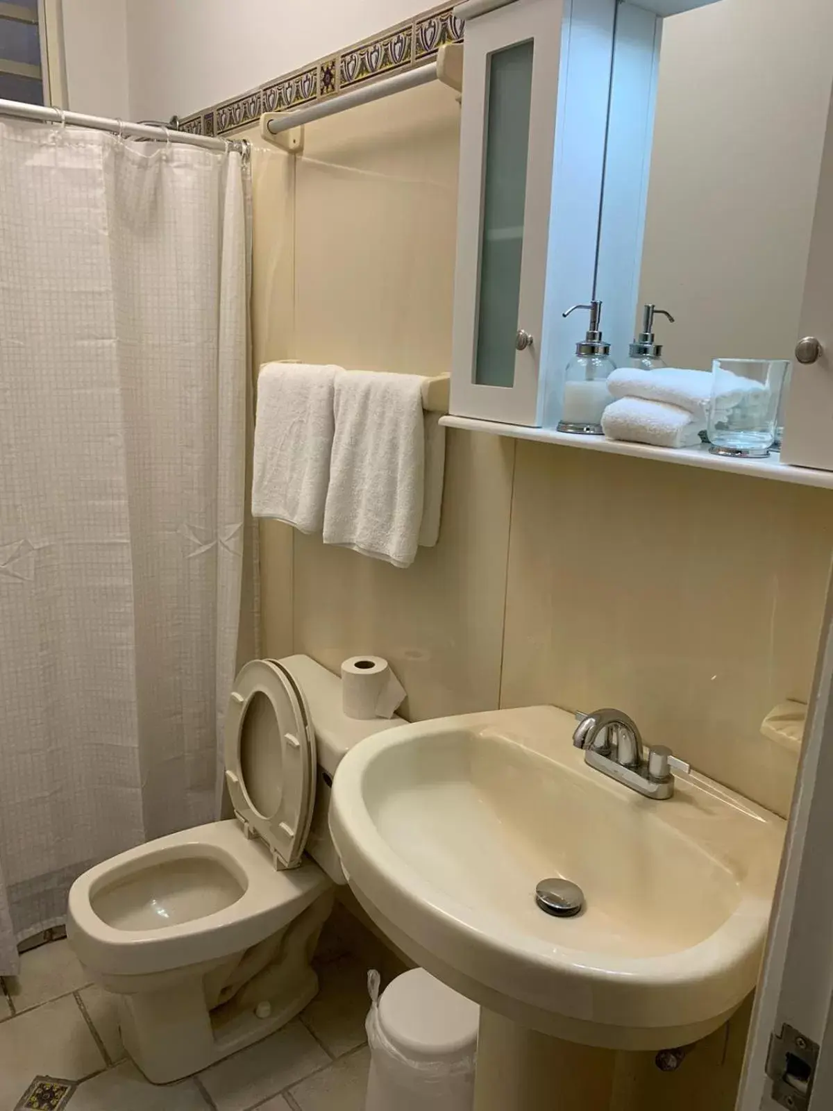 Tryst Deluxe 2 Bedroom Apartment in The Tryst Beachfront Hotel Tryst Deluxe 2 Bedroom Apartment in The Tryst Beachfront Hotel