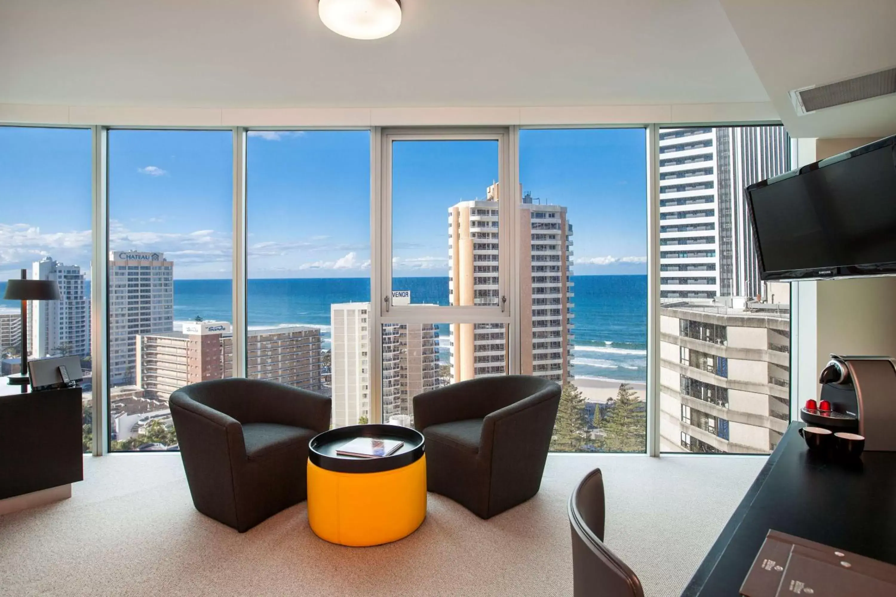 Ocean View Suite with Executive Lounge Access in Hilton Surfers Paradise Hotel & Residences Ocean View Suite with Executive Lounge Access in Hilton Surfers Paradise Hotel & Residences
