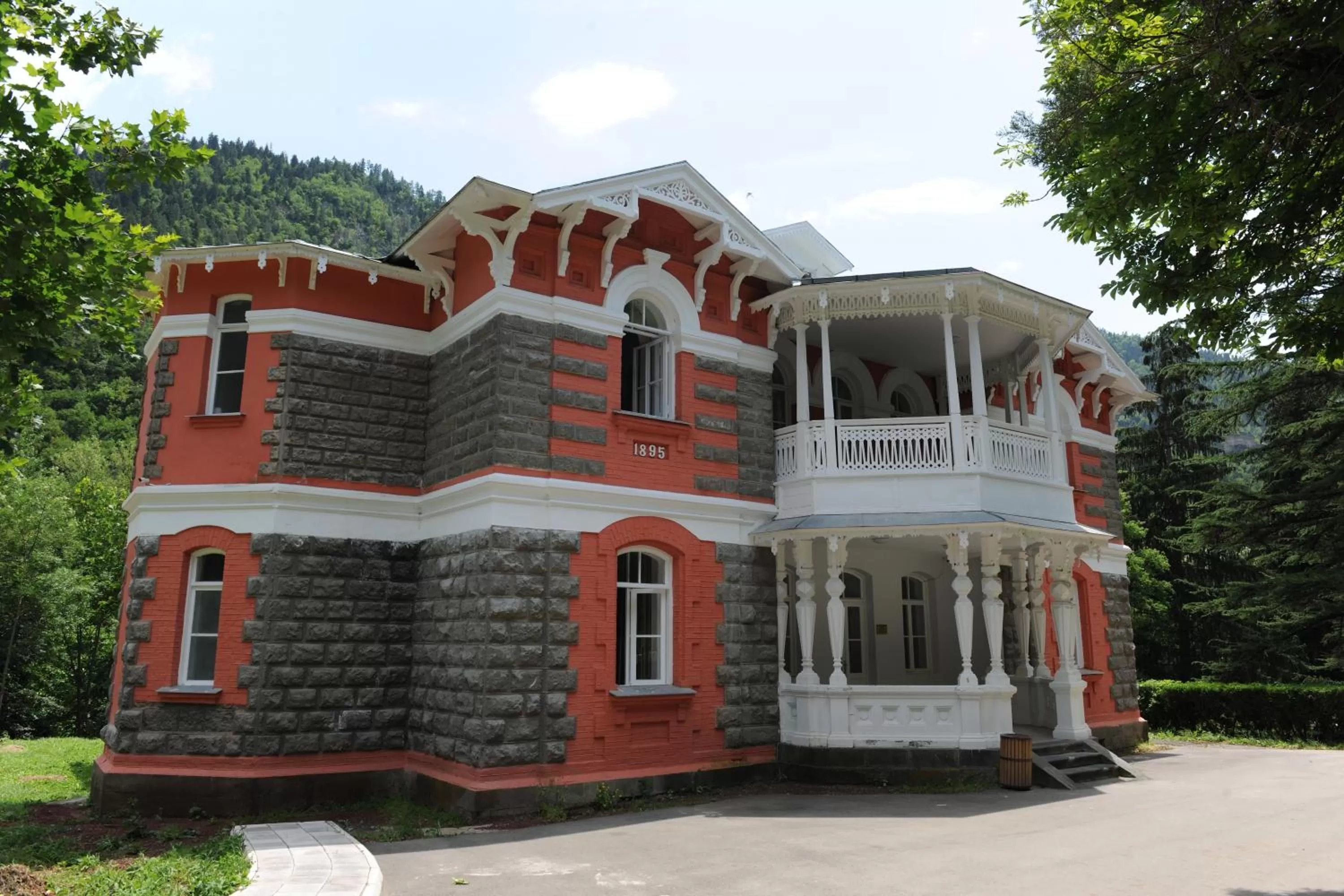 Garden in Borjomi Likani Health & Spa Centre