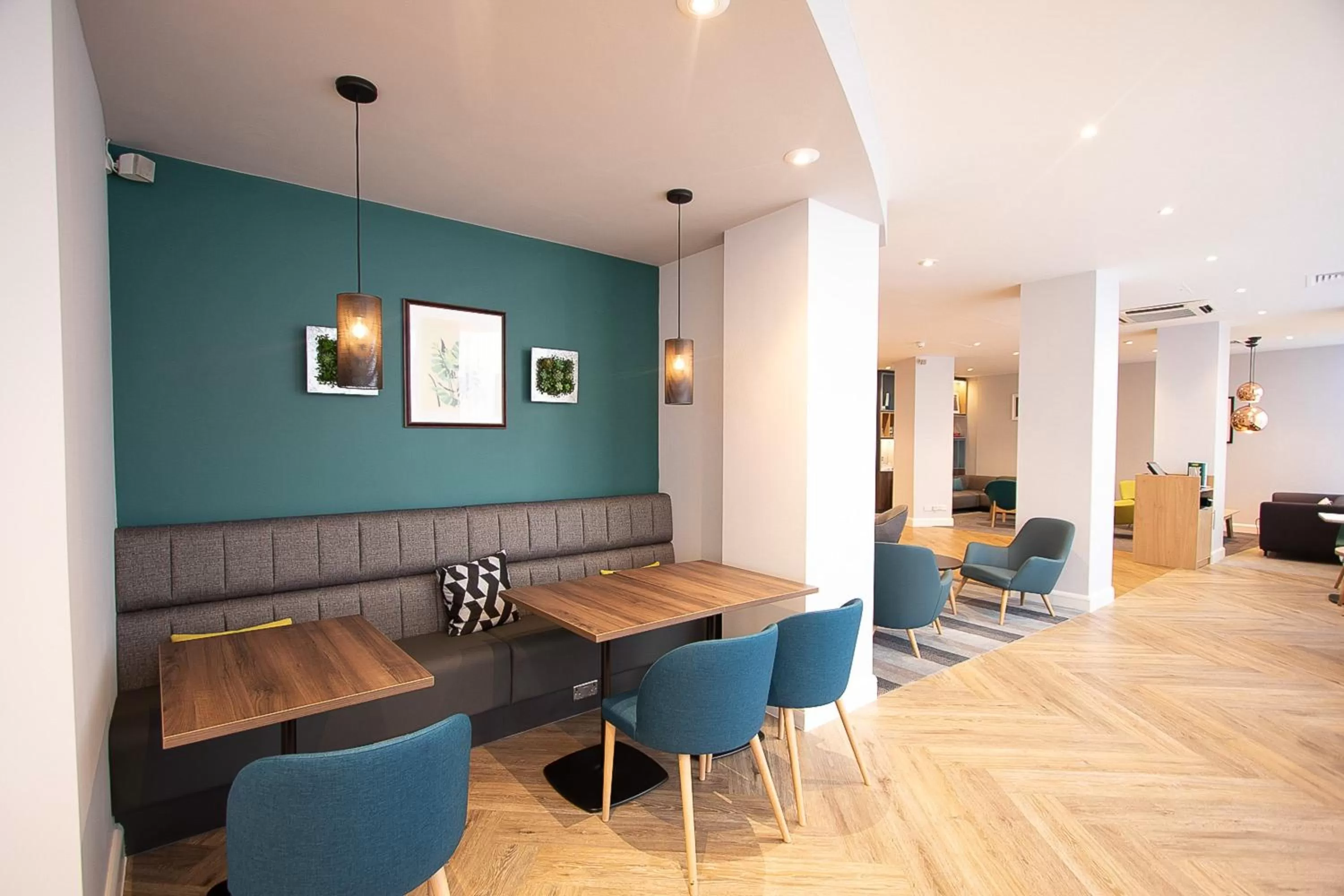 Restaurant/places to eat in Holiday Inn Preston by IHG