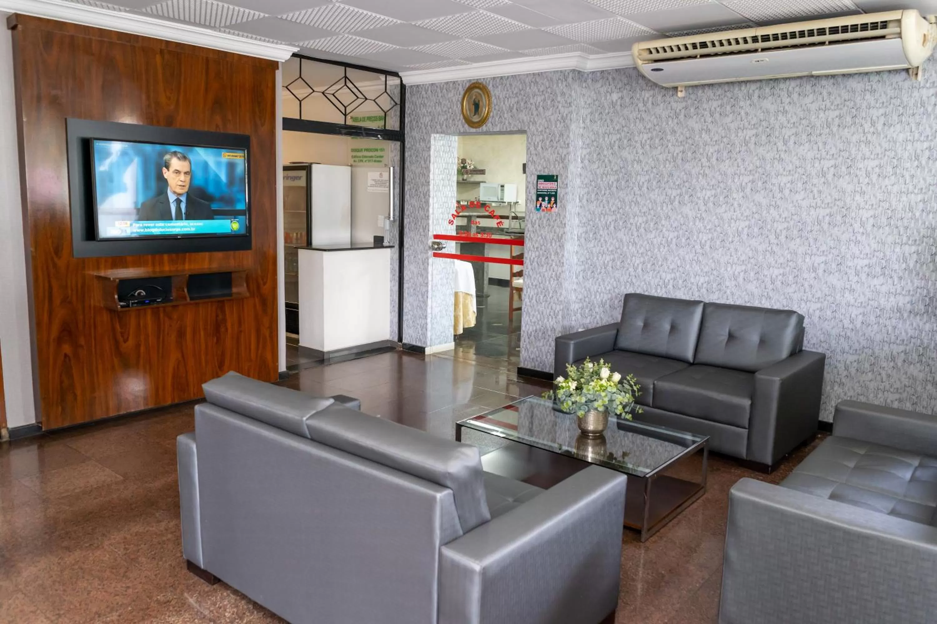 Seating Area in Bandeirantes Hotel