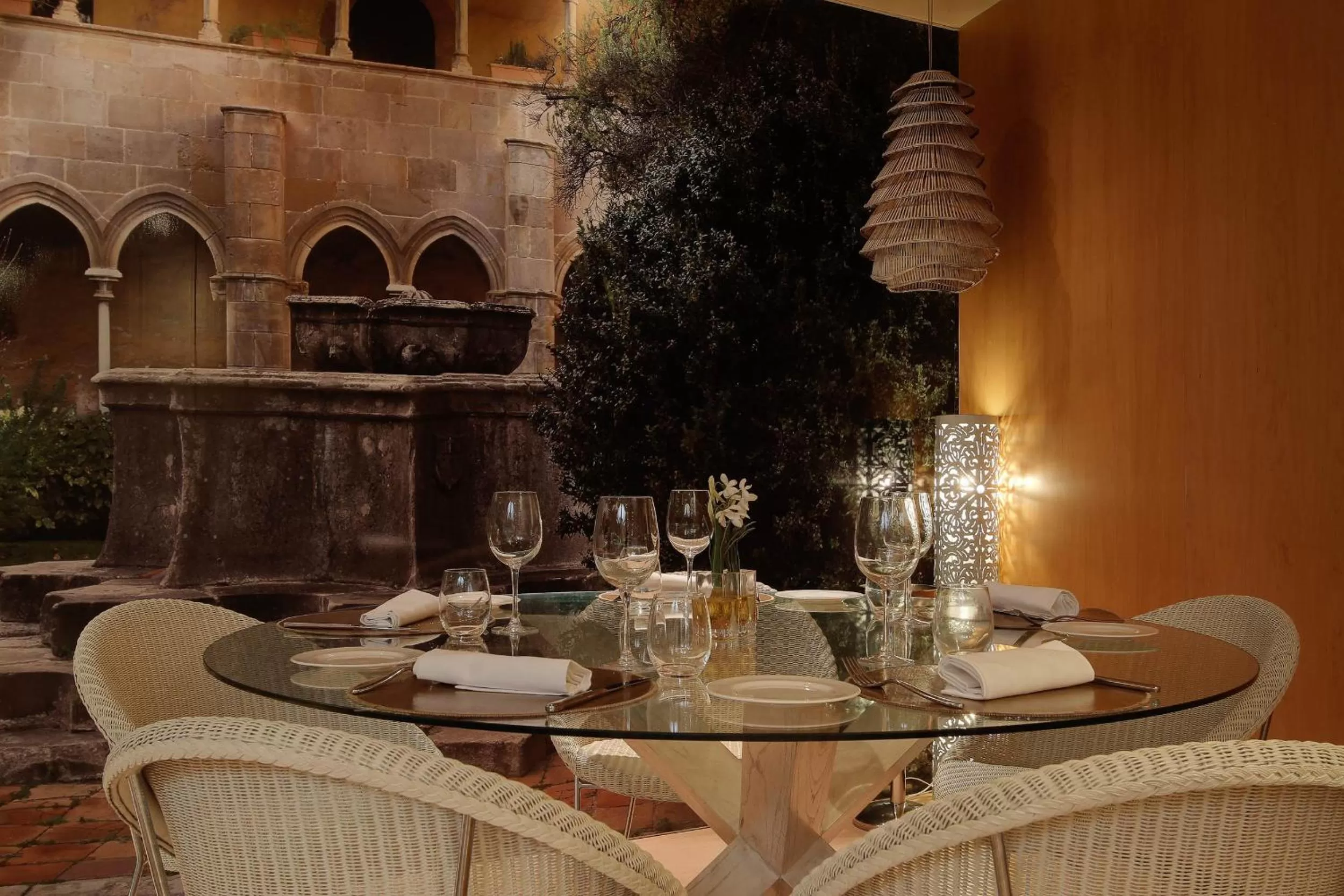 Restaurant/places to eat in Hotel Badalona Tower