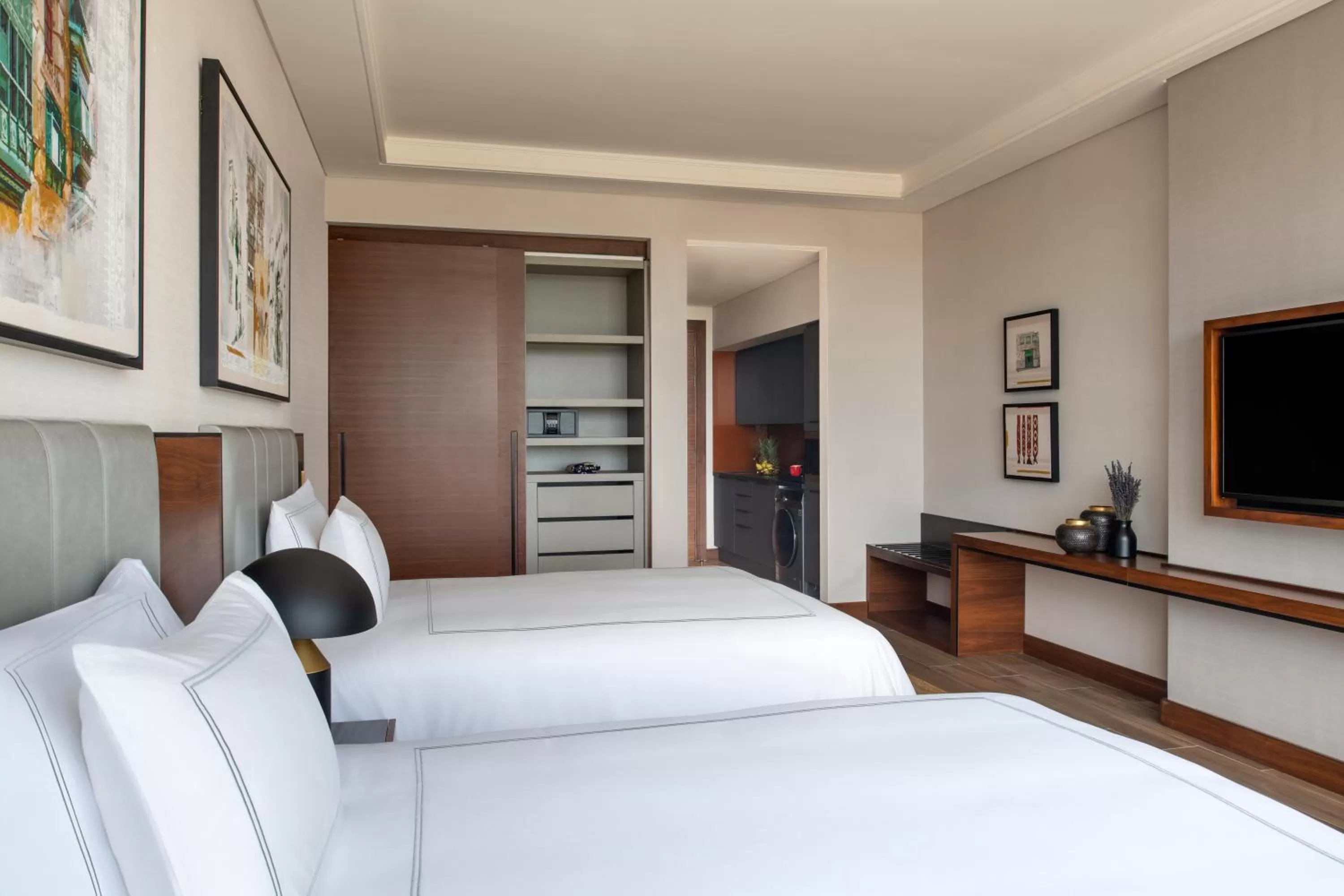 Shower, Bed in Swissotel Living Jeddah