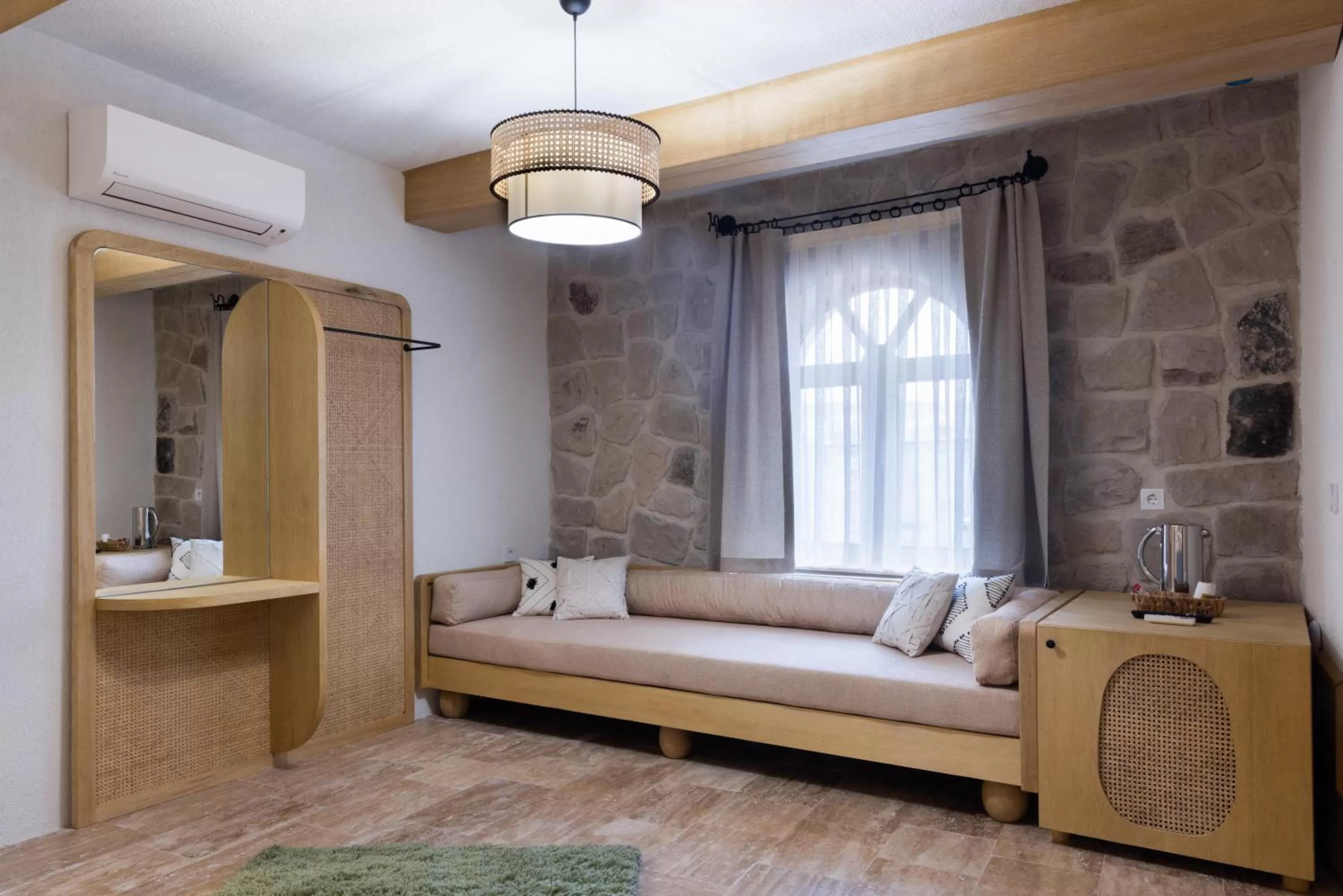 Living room, Bed in Cappadocia Naif Hotel - Adults Only