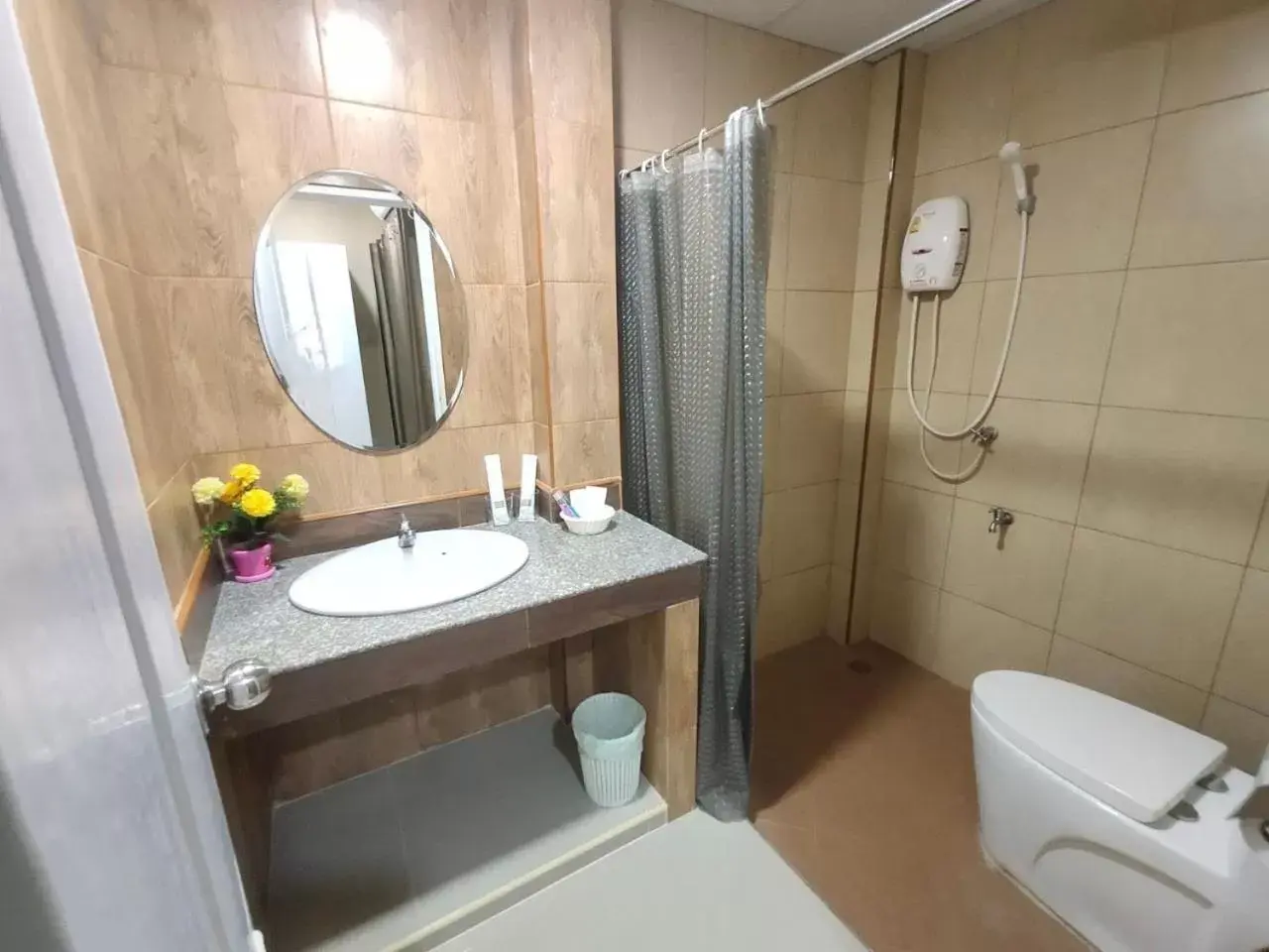 Twin Room with Private Bathroom in SK Resort Pattaya Twin Room with Private Bathroom in SK Resort Pattaya