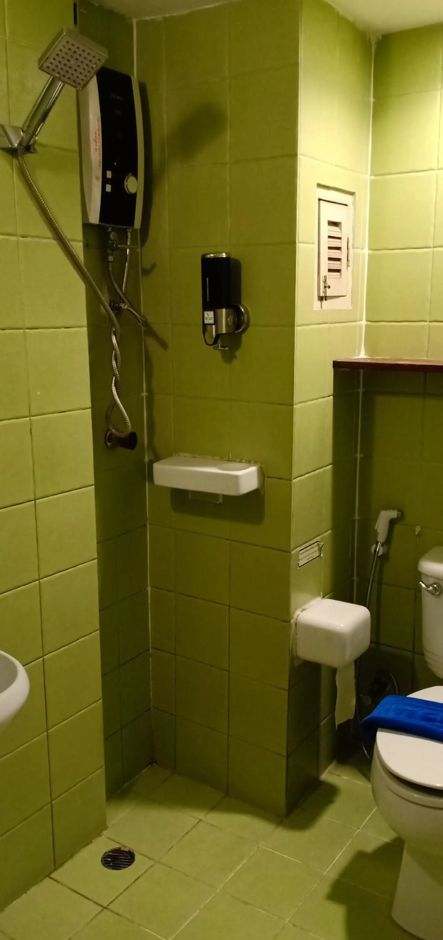 Bathroom in Sawasdee Sukhumvit Inn