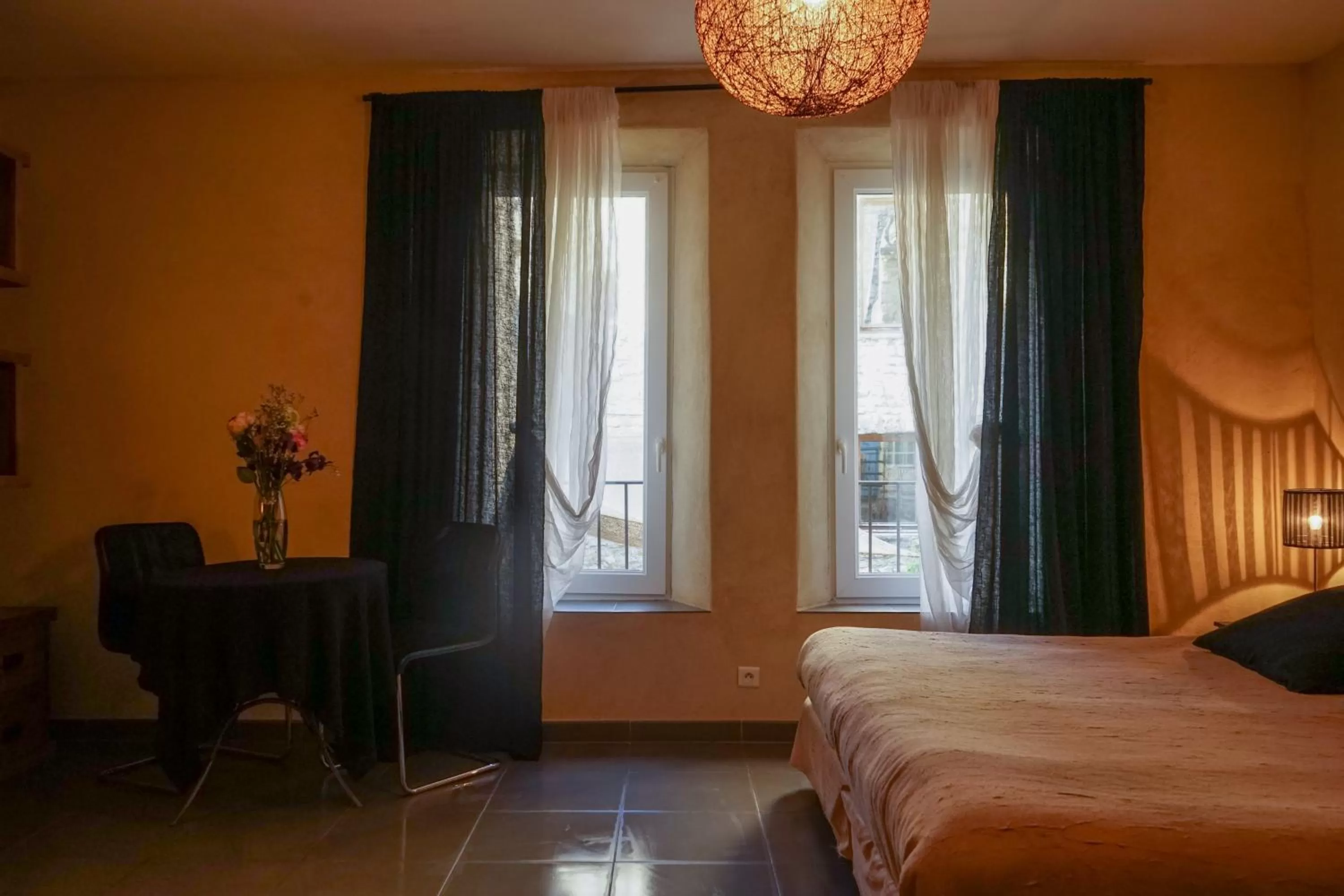 Bed in Hôtel la Fête en Provence