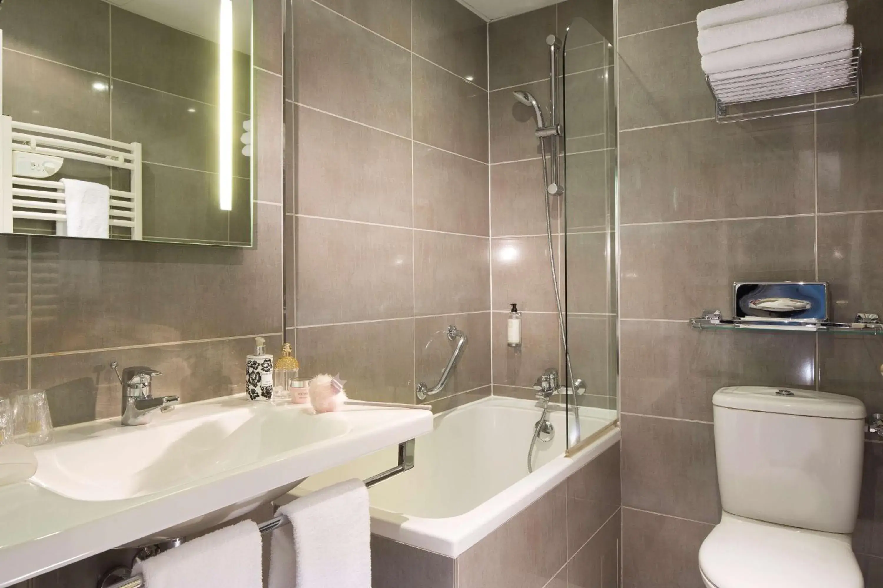 Triple Room with 1 Double bed and 1 Single Bed in Hotel Best Western Anjou Lafayette Triple Room with 1 Double bed and 1 Single Bed in Hotel Best Western Anjou Lafayette