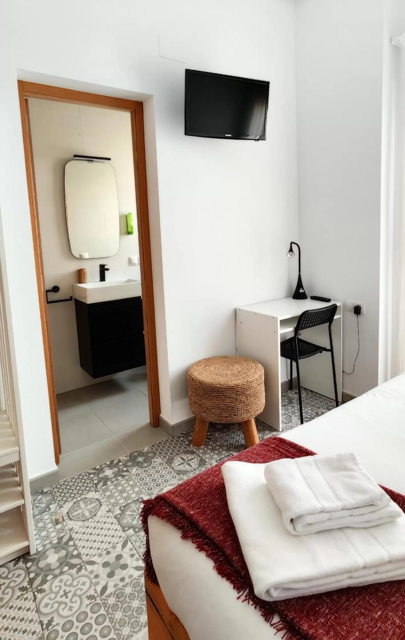 Bathroom, Bed in Zalamera BnB