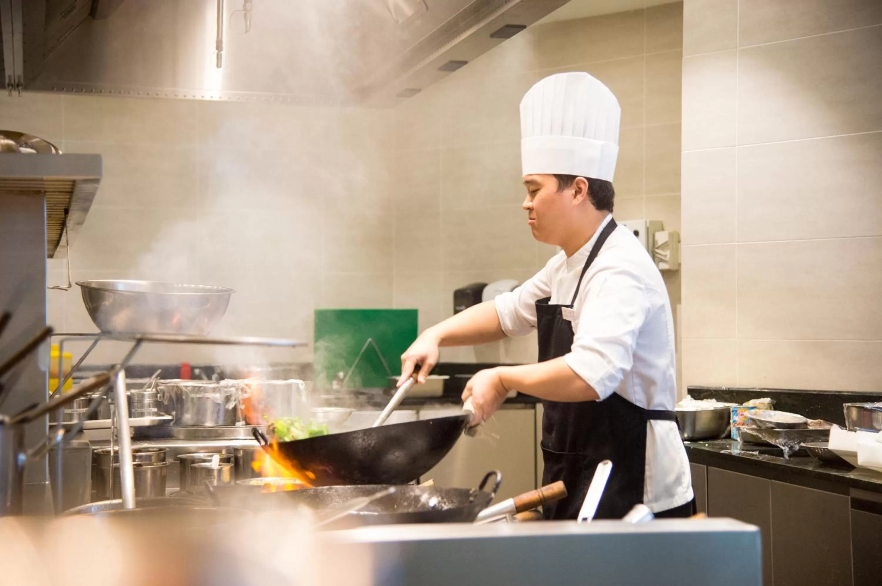 Restaurant/places to eat in Grand Ion Delemen Hotel