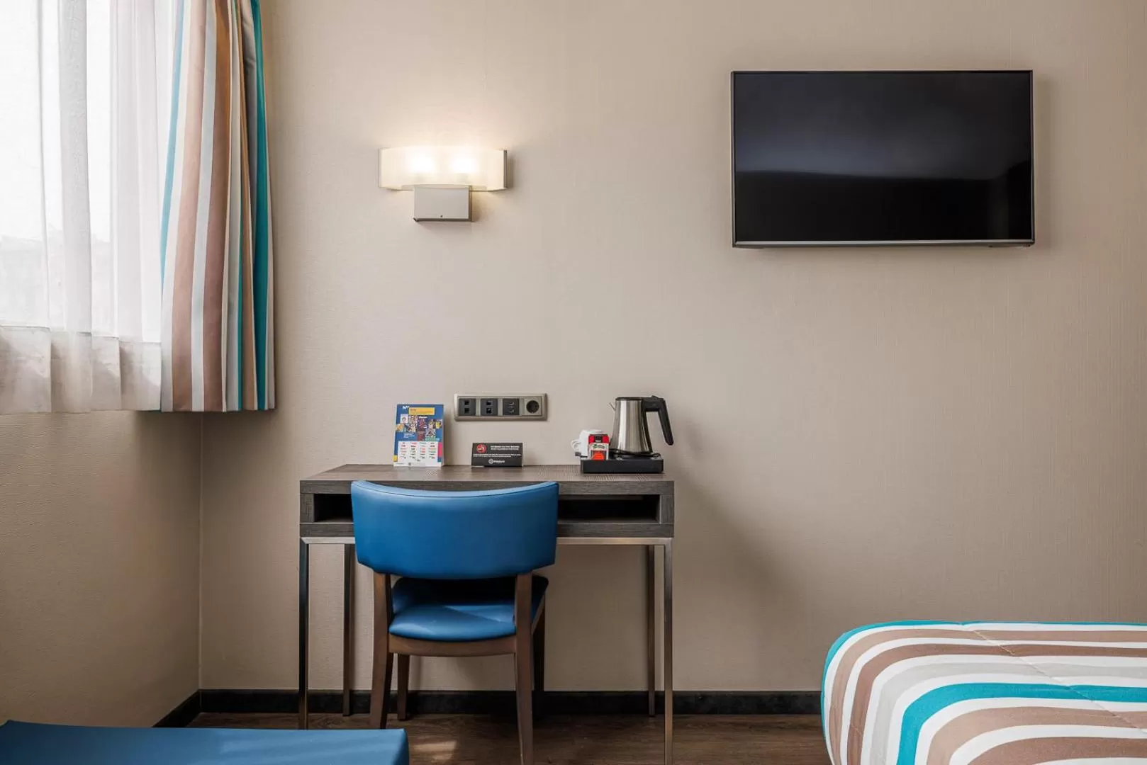 TV and multimedia in Hotel Ronda Lesseps