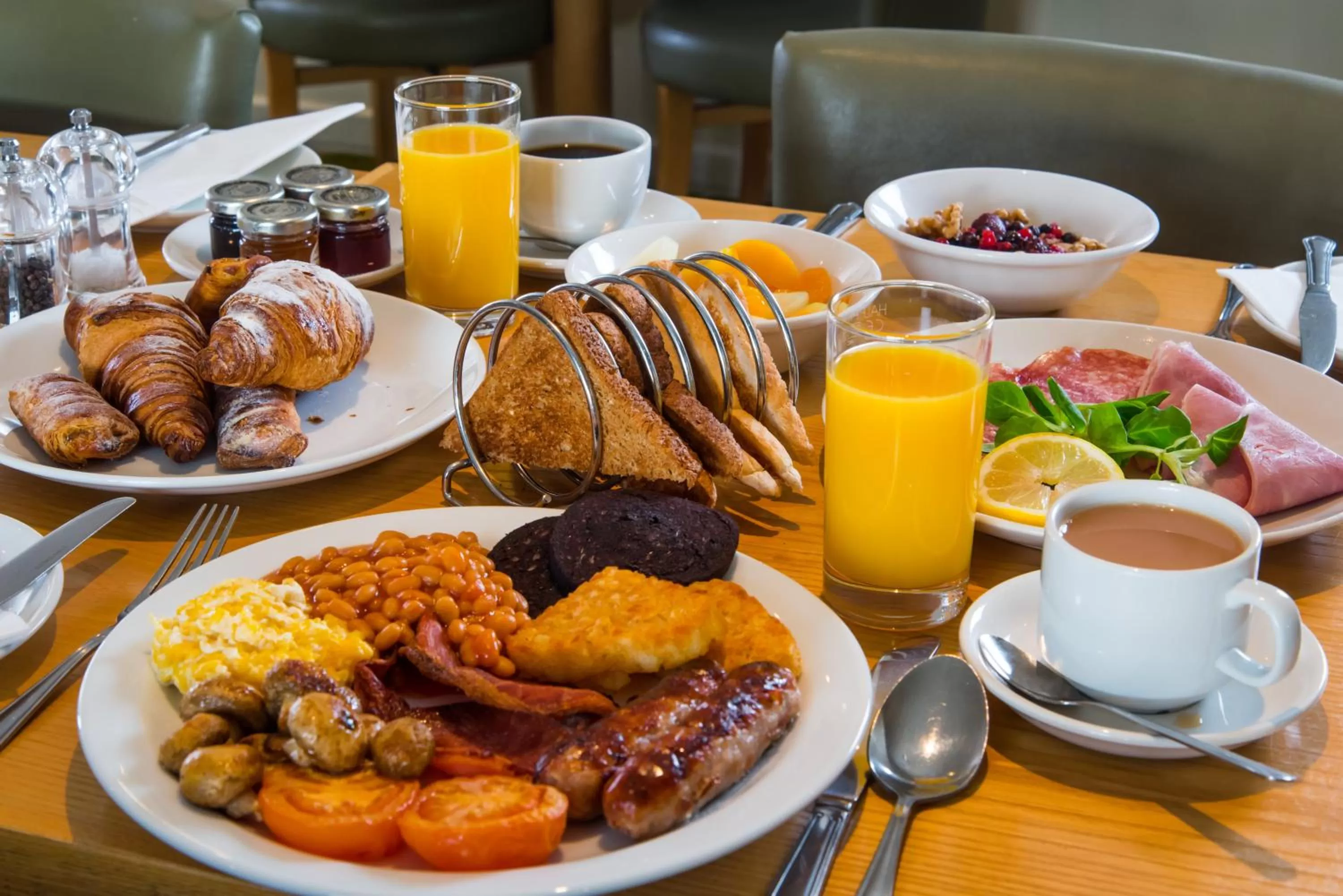 Restaurant/places to eat in Mercure Newbury West Grange Hotel