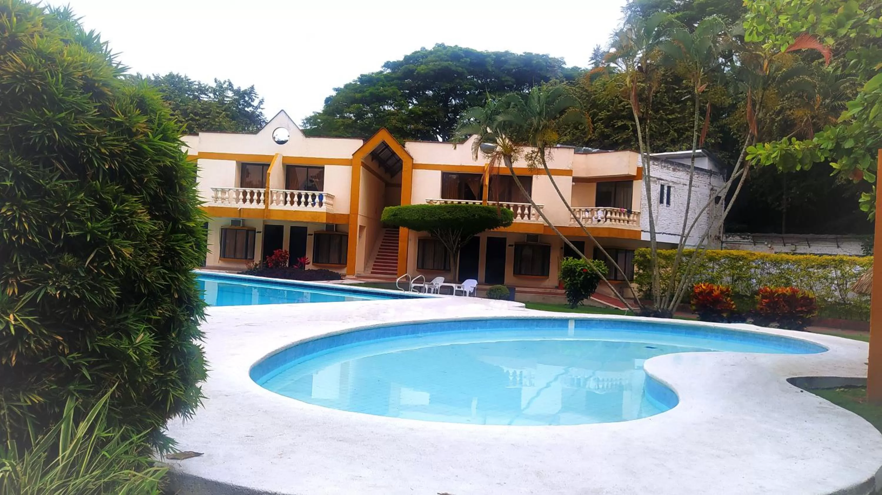 Swimming pool, Property Building in Hotel Las Victorias Palmira