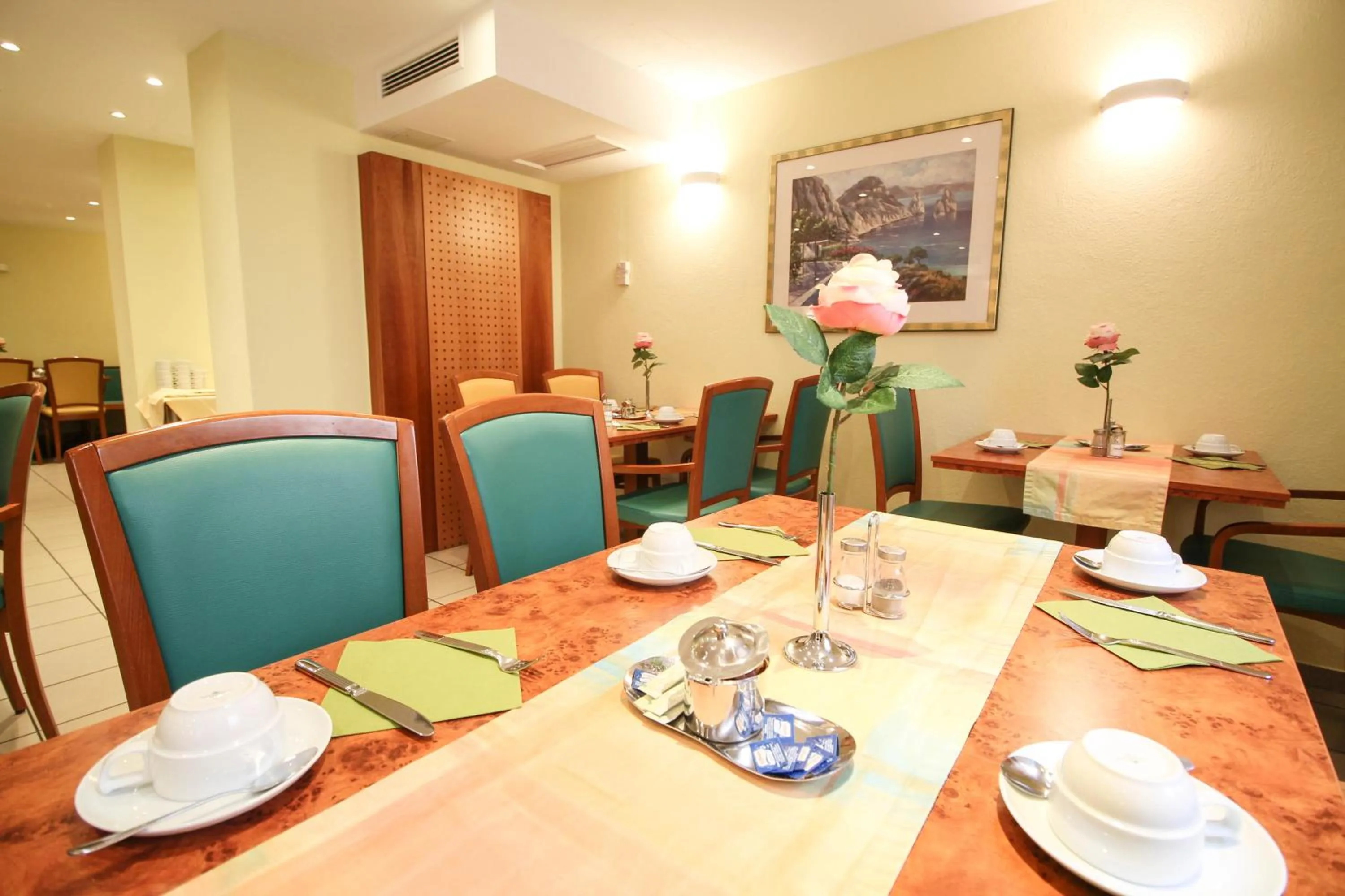 Restaurant/places to eat in Hotel Miramar am Römer