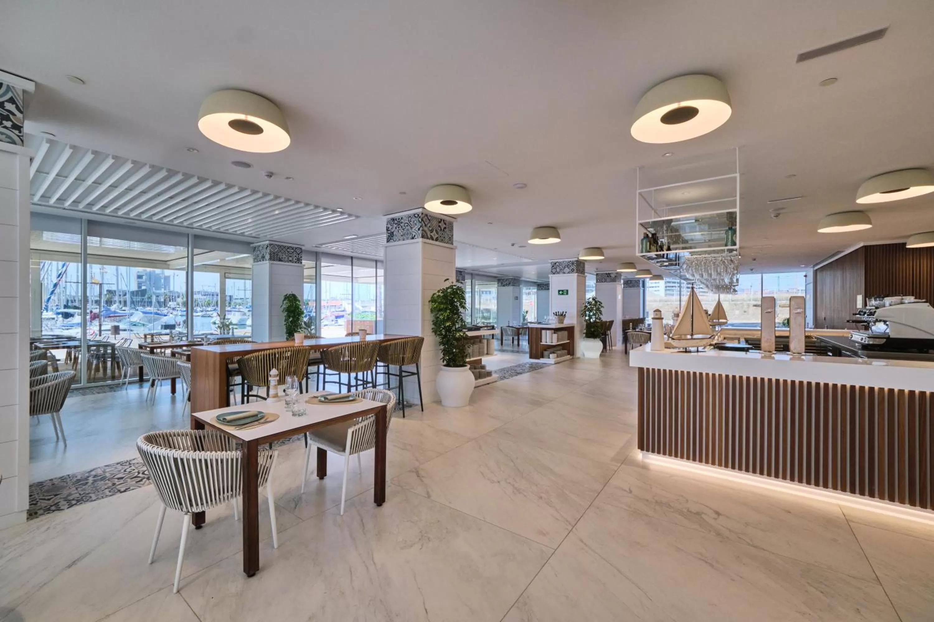Restaurant/places to eat in Hotel Marina Badalona