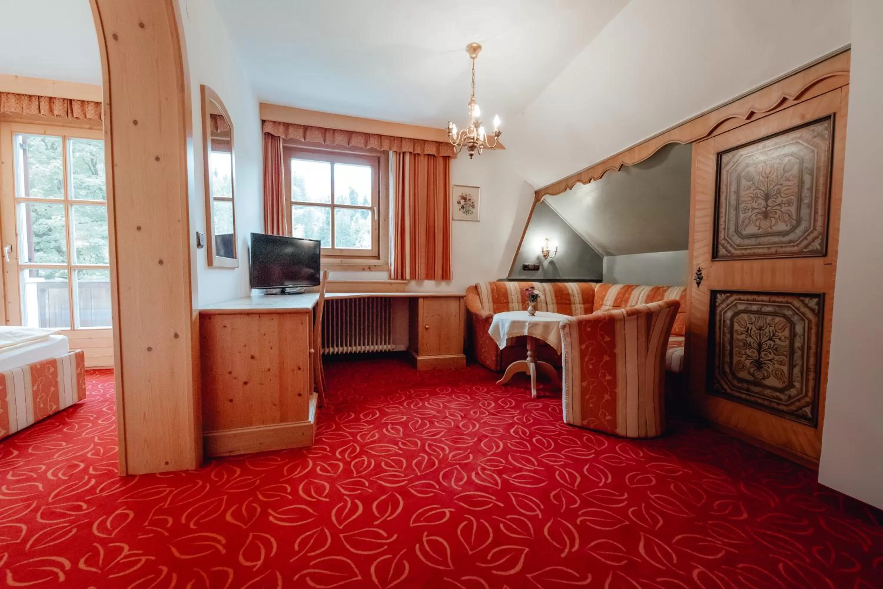 Living room, Bed in Dandler - Zimmer und Ferienwohnungen