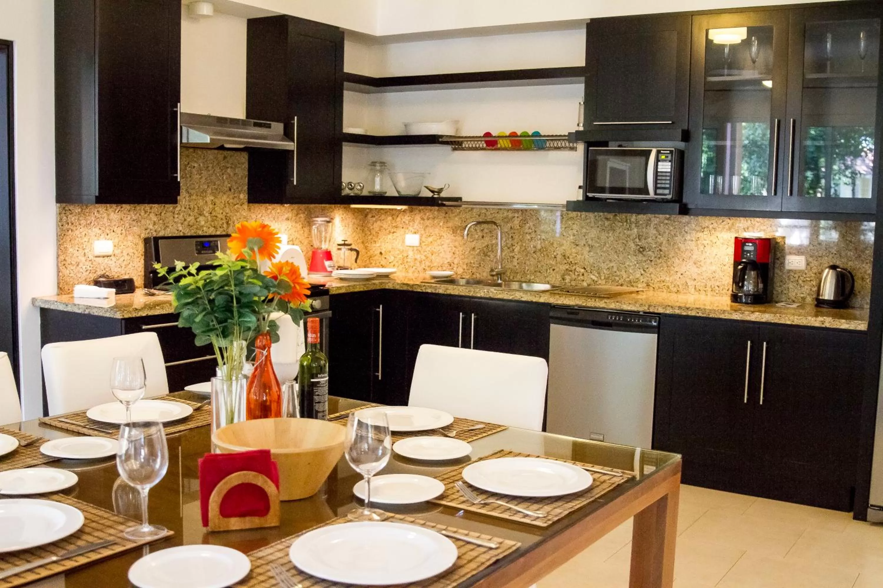 Kitchen or kitchenette in Instyle Residences at Infiniti Blu