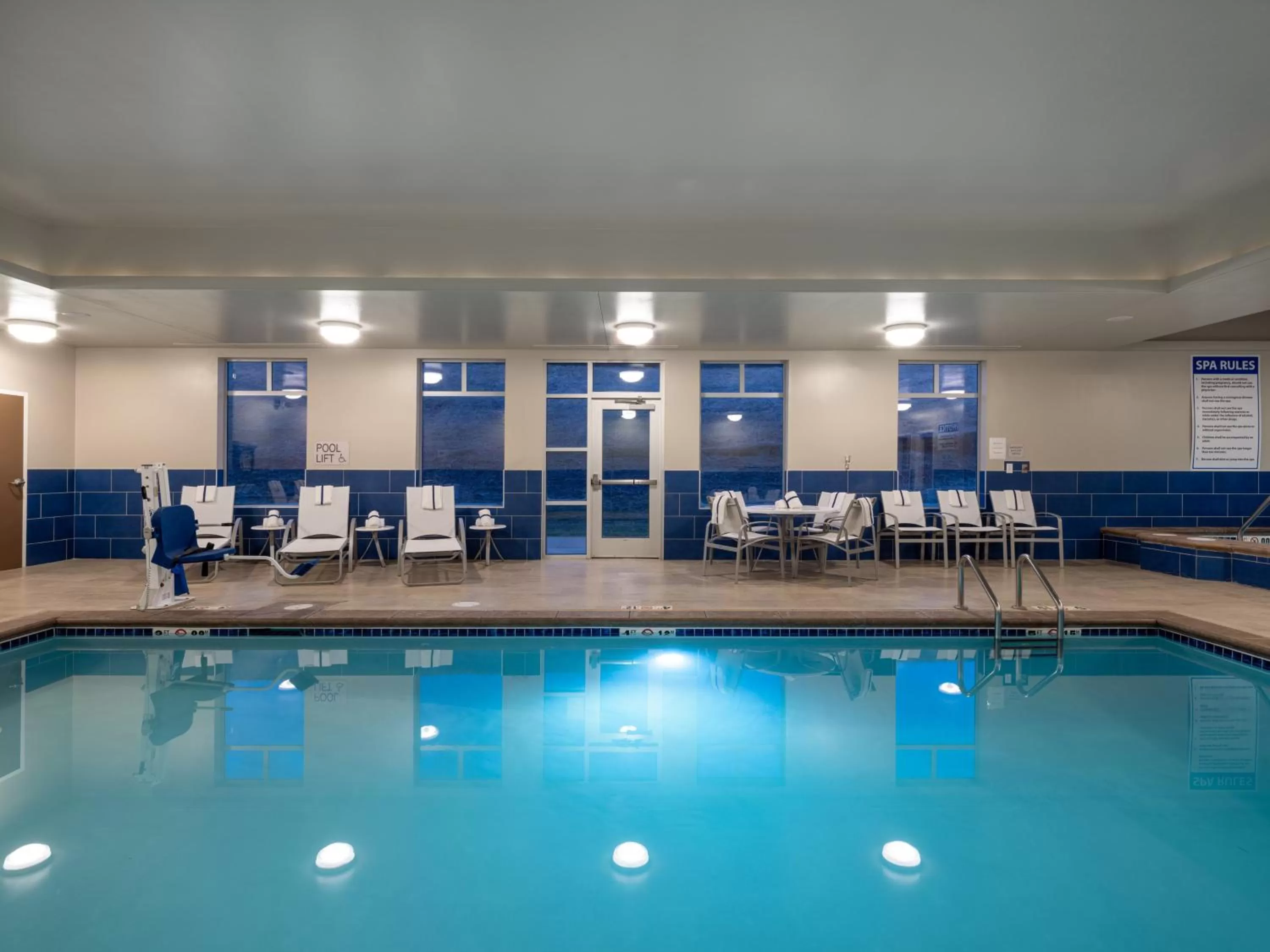 Swimming pool in Staybridge Suites - Sioux City Southeast by IHG