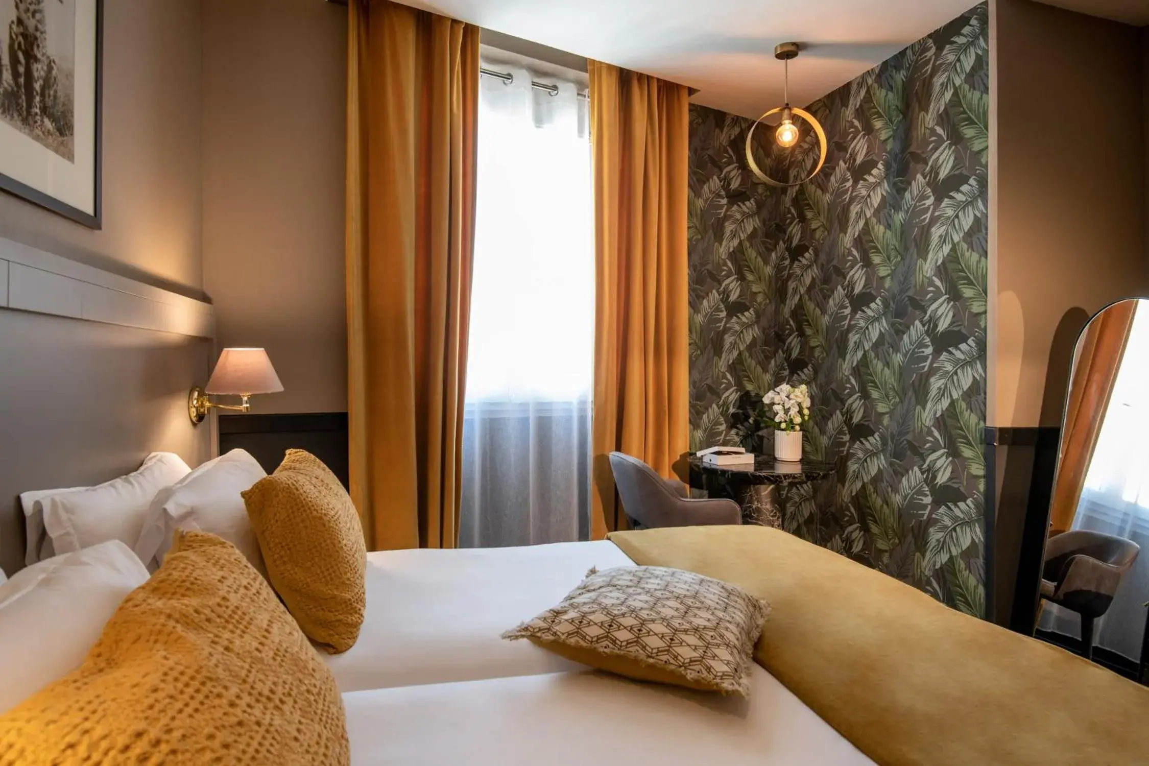 Deluxe Twin Room in Best Western Plus Nice Cosy Hotel Deluxe Twin Room in Best Western Plus Nice Cosy Hotel