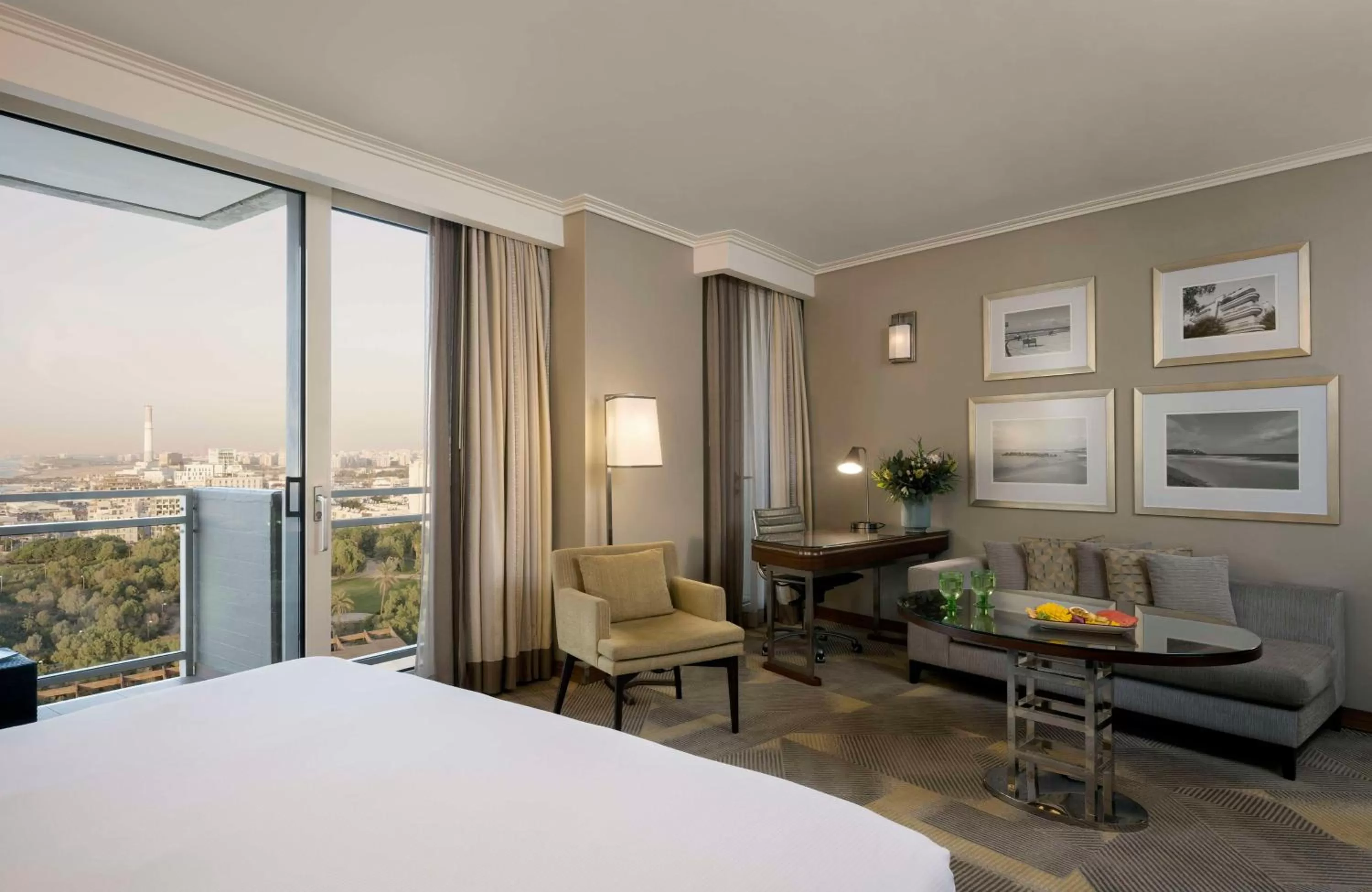 Living room, Bed in Hilton Tel Aviv Hotel