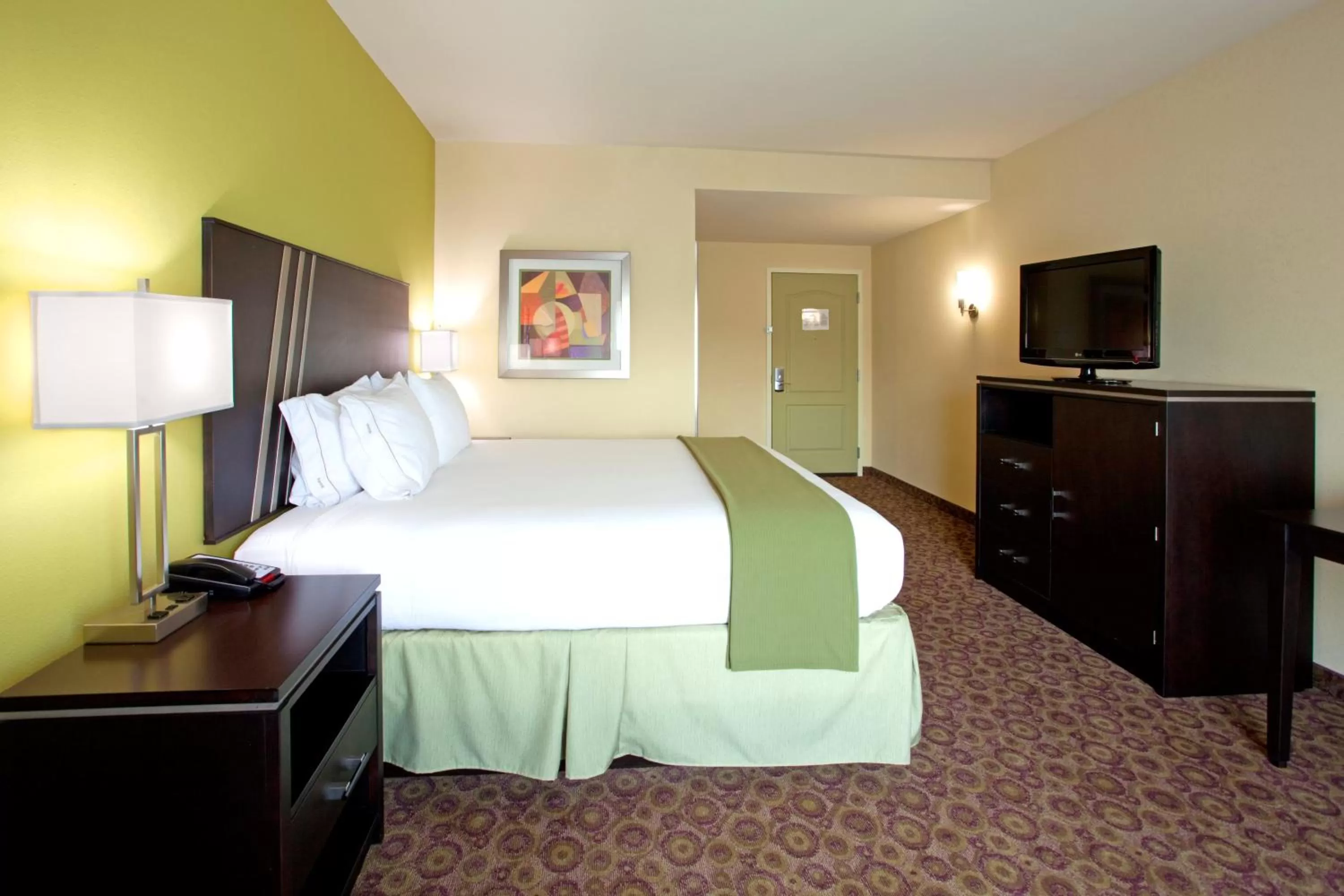 Photo of the whole room, Bed in Holiday Inn Express Hotel & Suites Clemson - University Area by IHG