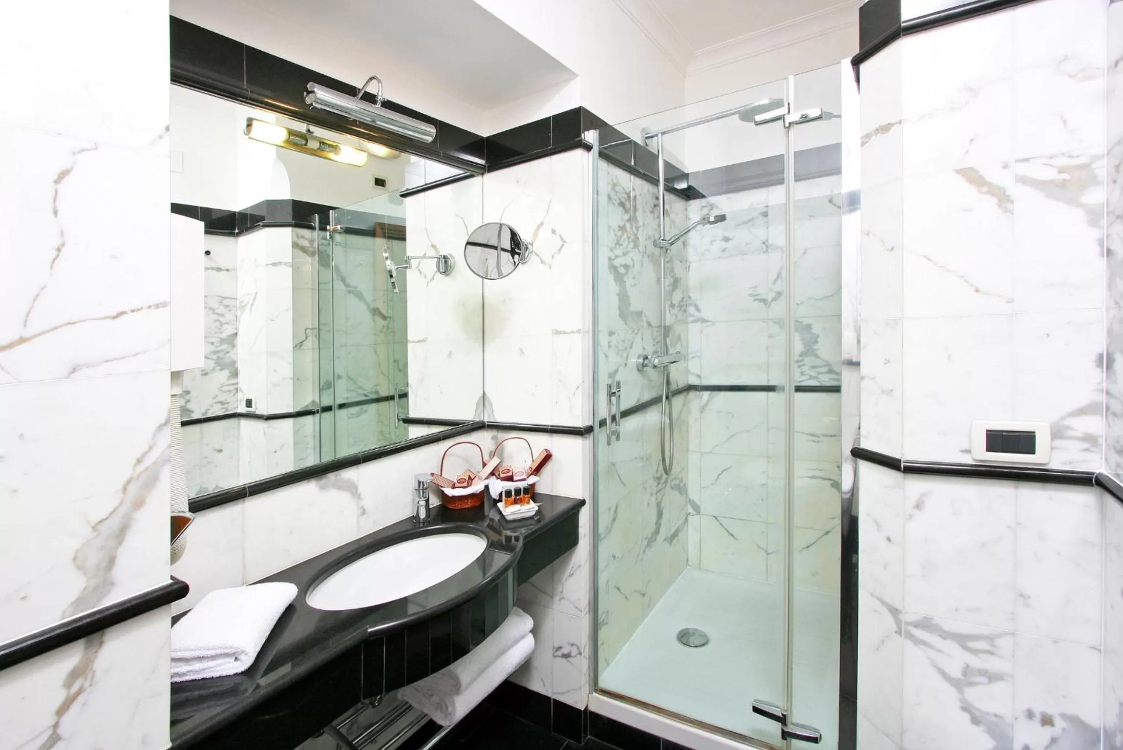 Bathroom in Hotel Arcangelo