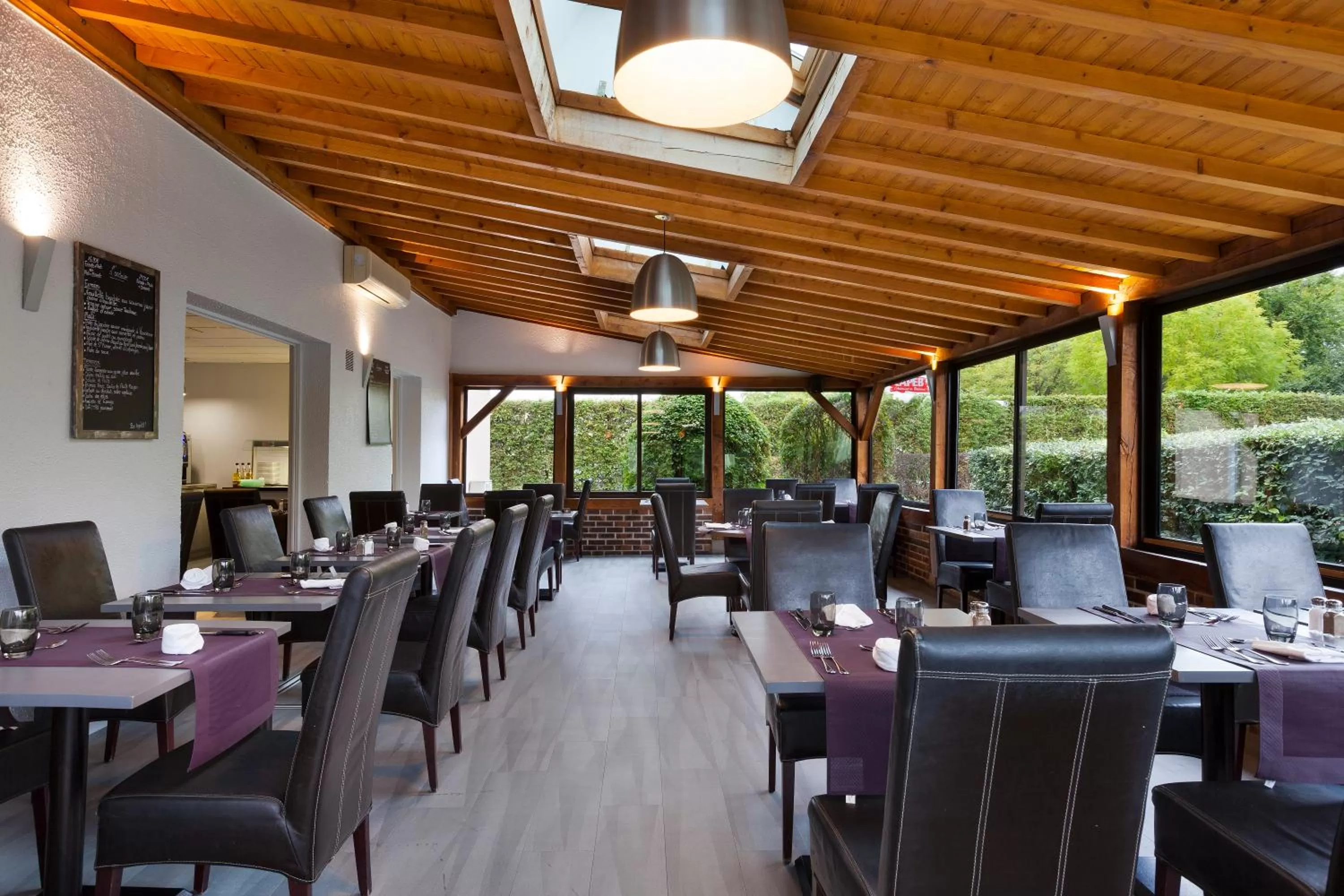 Restaurant/places to eat in Comfort Hotel Evreux