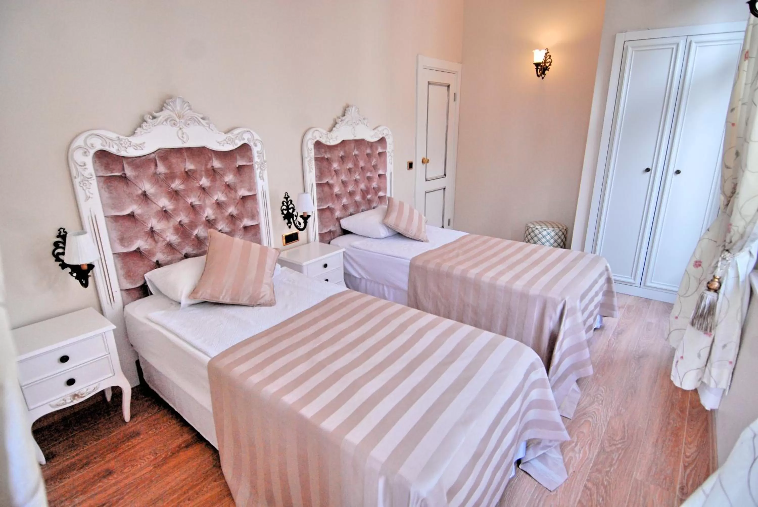 Bedroom, Bed in Aspen Hotel Kaleiçi